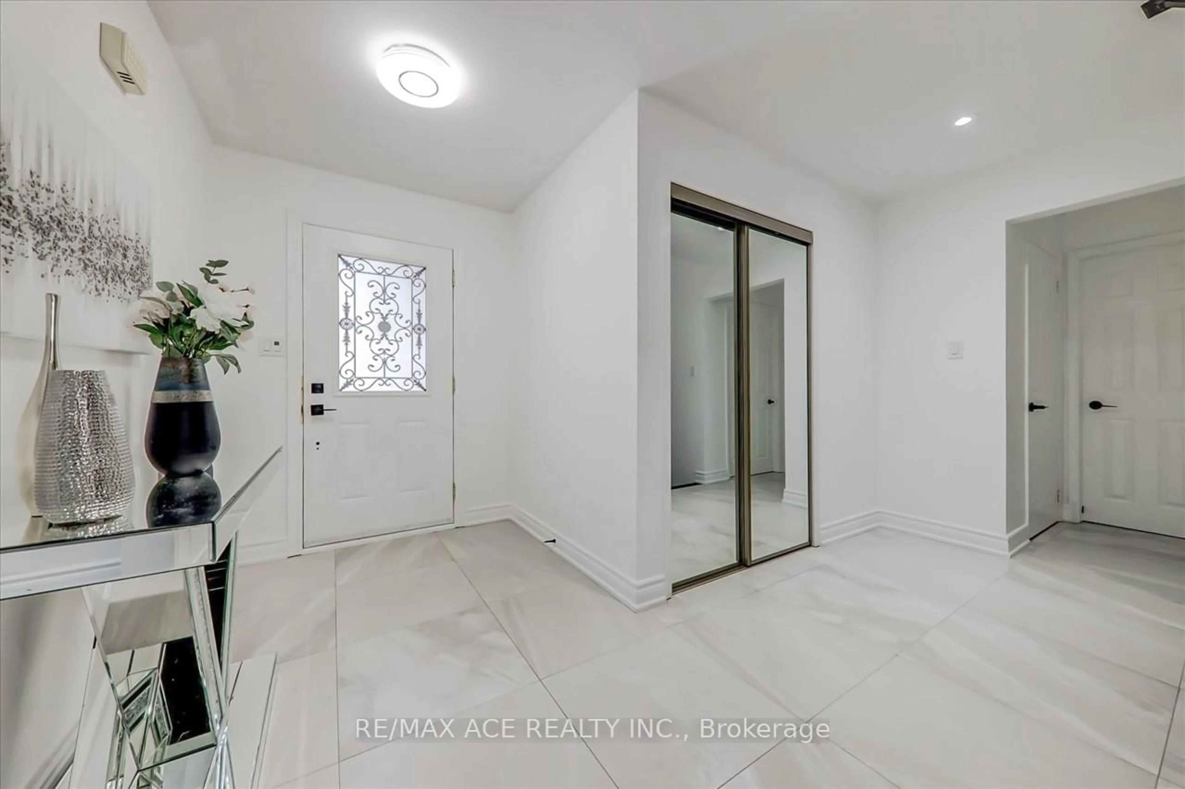Unknown for 1579 Heathside Cres, Pickering Ontario L1V 5X1