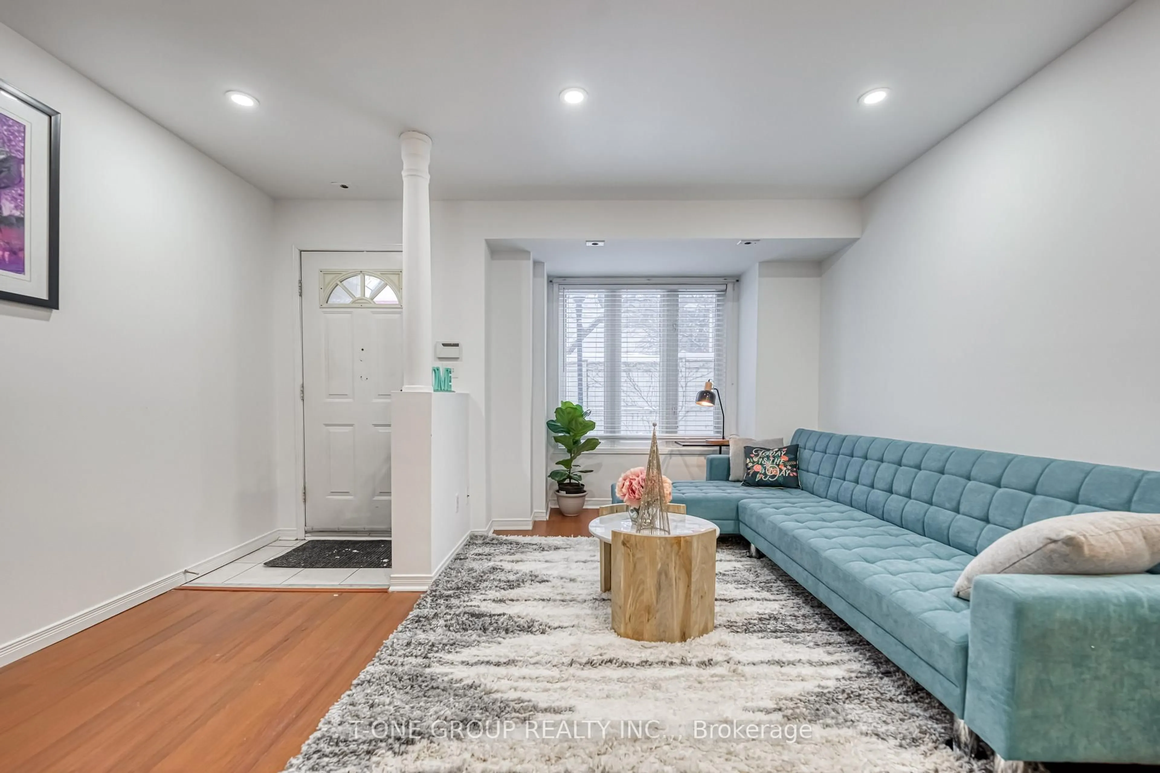 Living room with furniture, unknown for 19 Rosebank Dr #903, Toronto Ontario M1B 5Z2