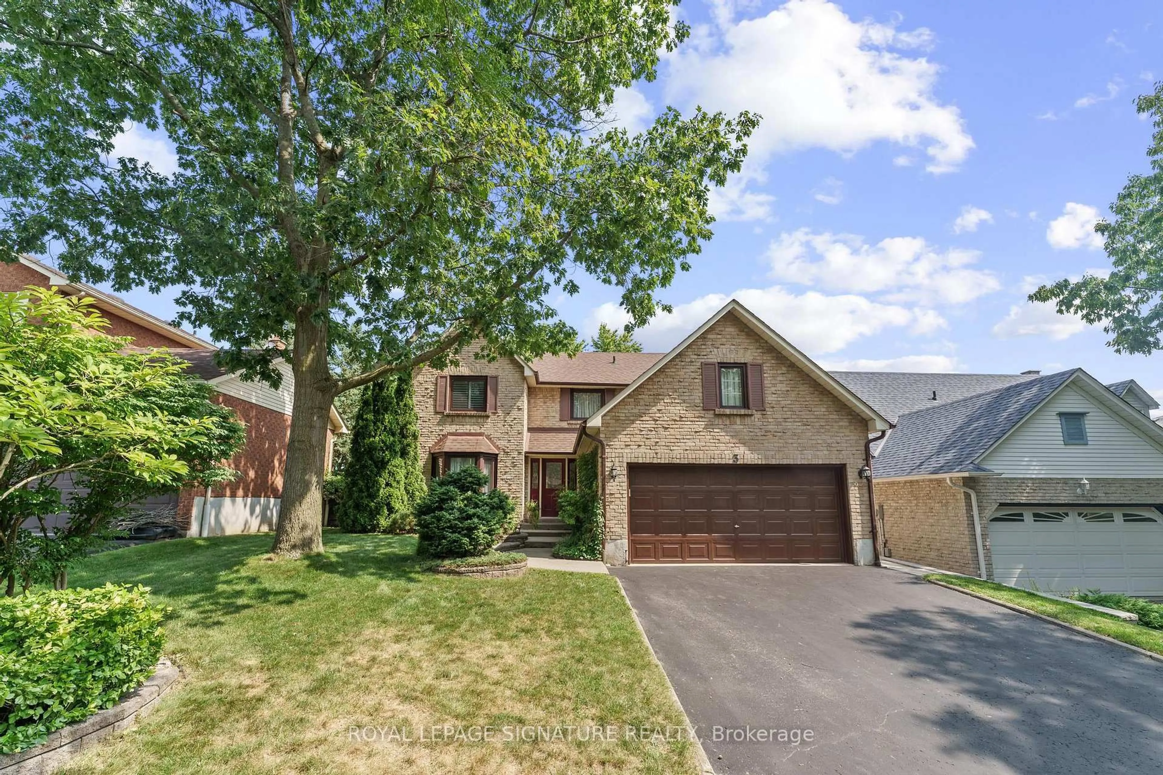 Home with brick exterior material, street for 3 Nearctic Crt, Whitby Ontario L1N 6P7