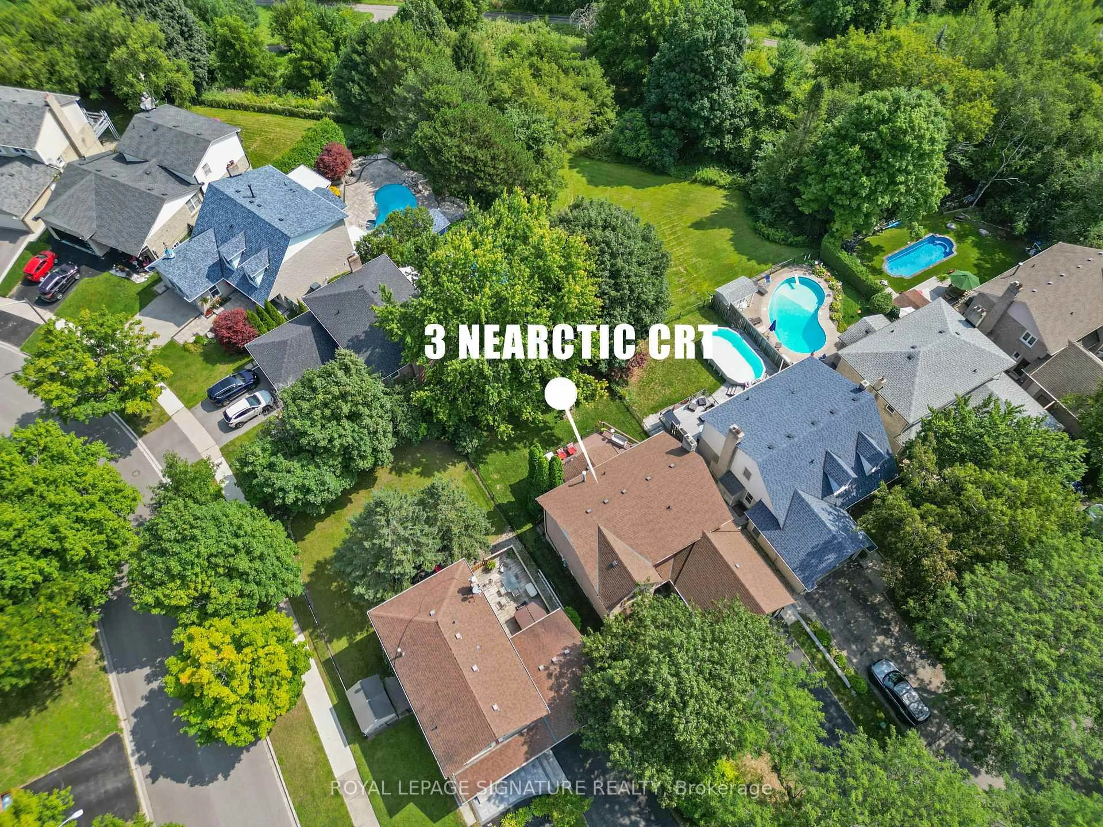 A pic from outside/outdoor area/front of a property/back of a property/a pic from drone, street for 3 Nearctic Crt, Whitby Ontario L1N 6P7