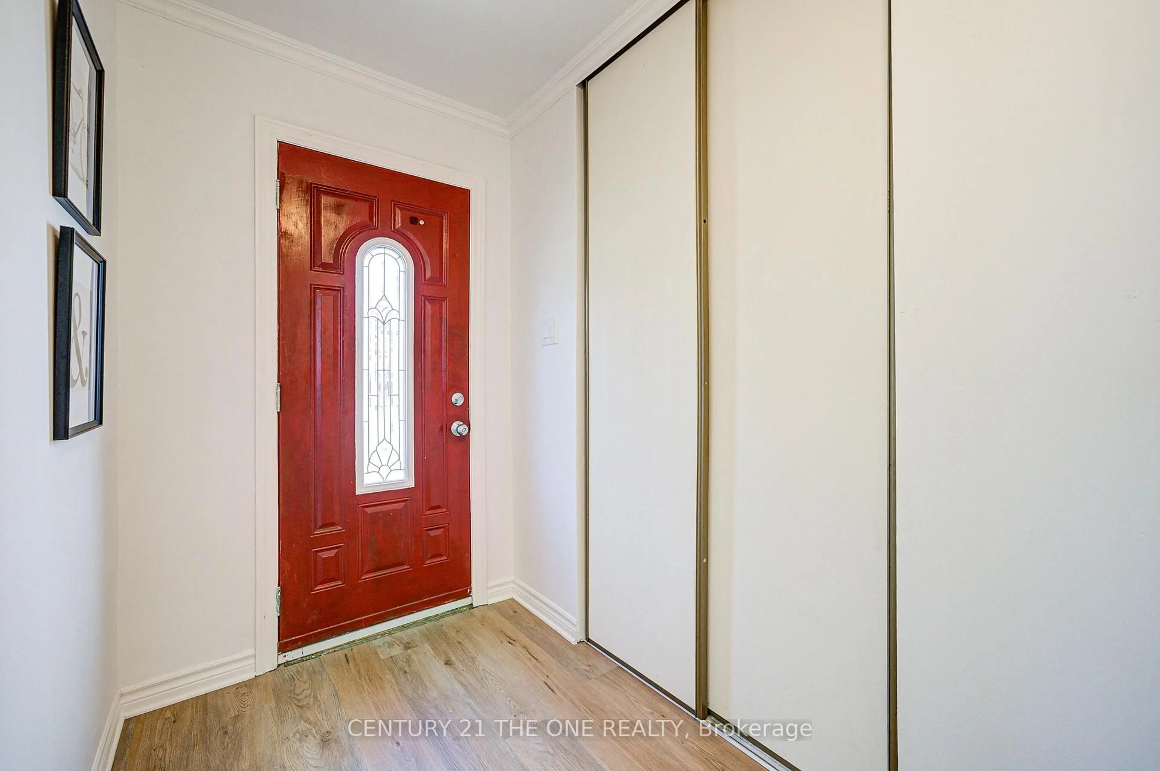 Indoor entryway for 119 Berner Tr, Toronto Ontario M1B 1B5
