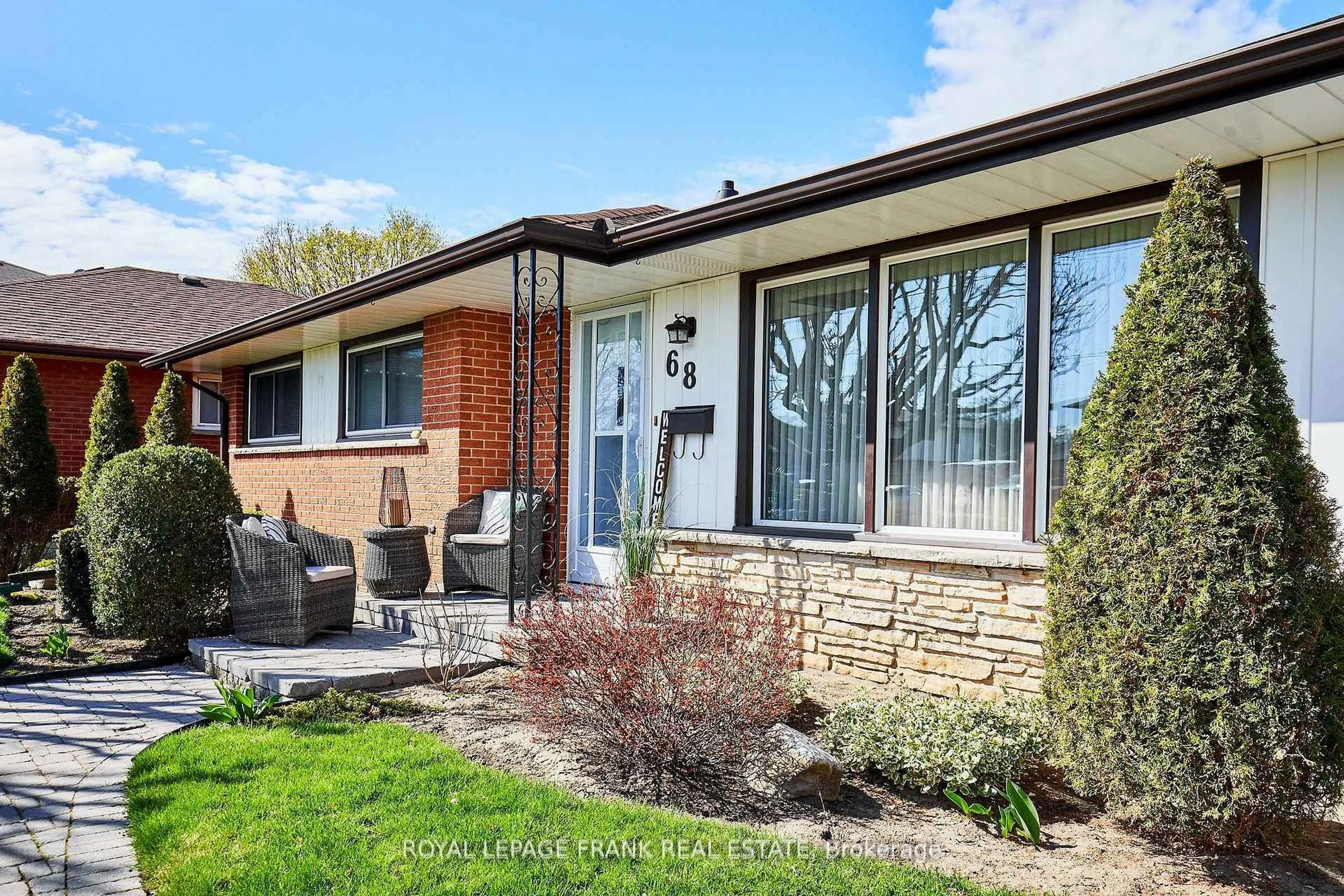 Home with brick exterior material, street for 68 Gatineau St, Oshawa Ontario L1H 7G3