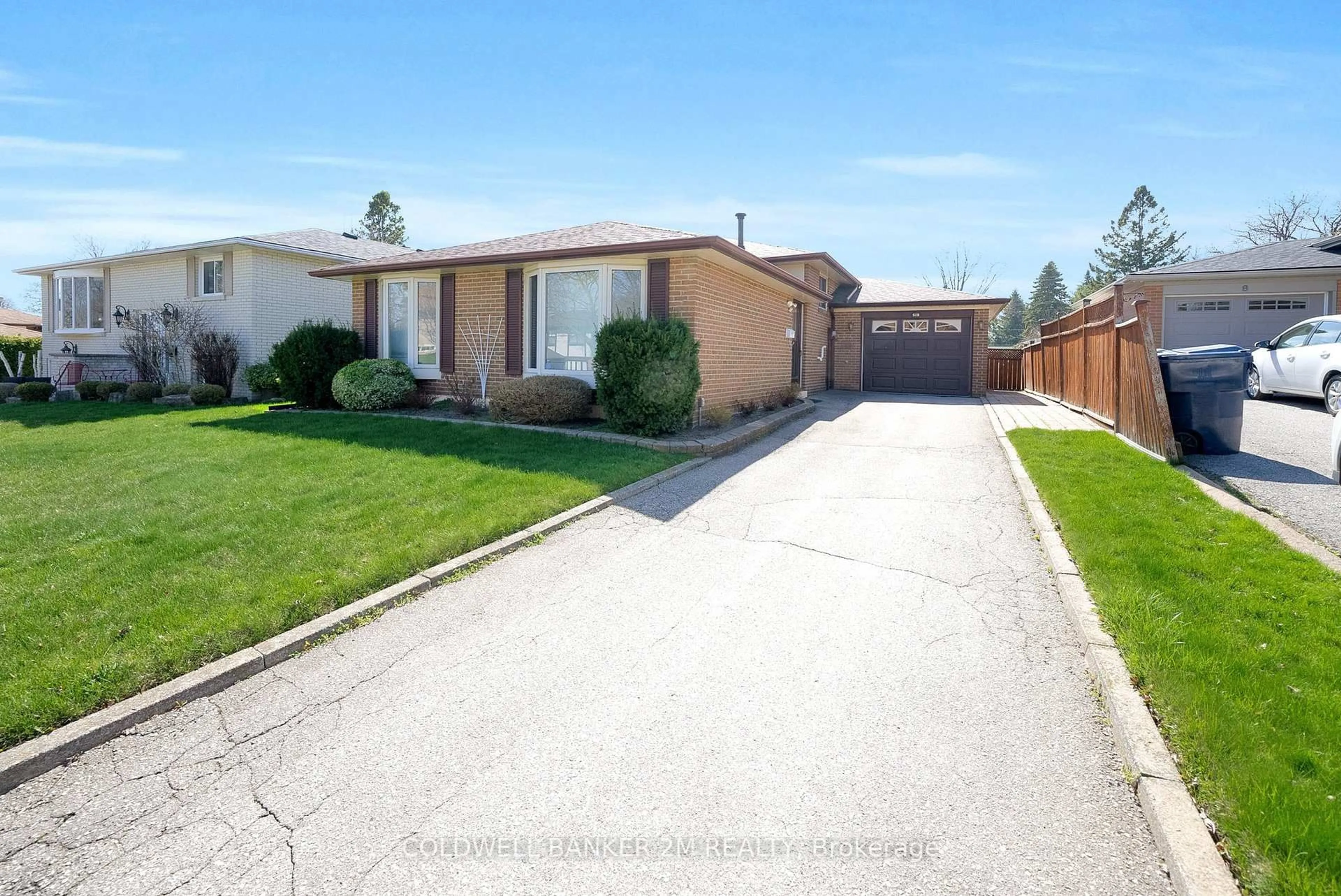 A pic from outside/outdoor area/front of a property/back of a property/a pic from drone, street for 6 Langevin Cres, Toronto Ontario M1C 2B6