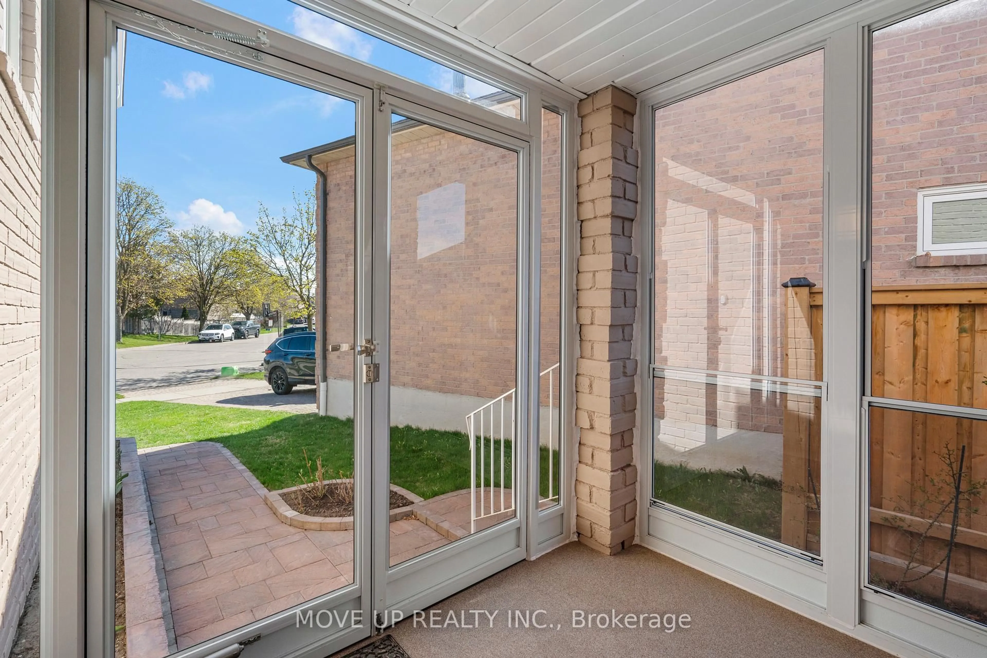 Indoor entryway for 69 Mullen Dr, Ajax Ontario L1T 2B2