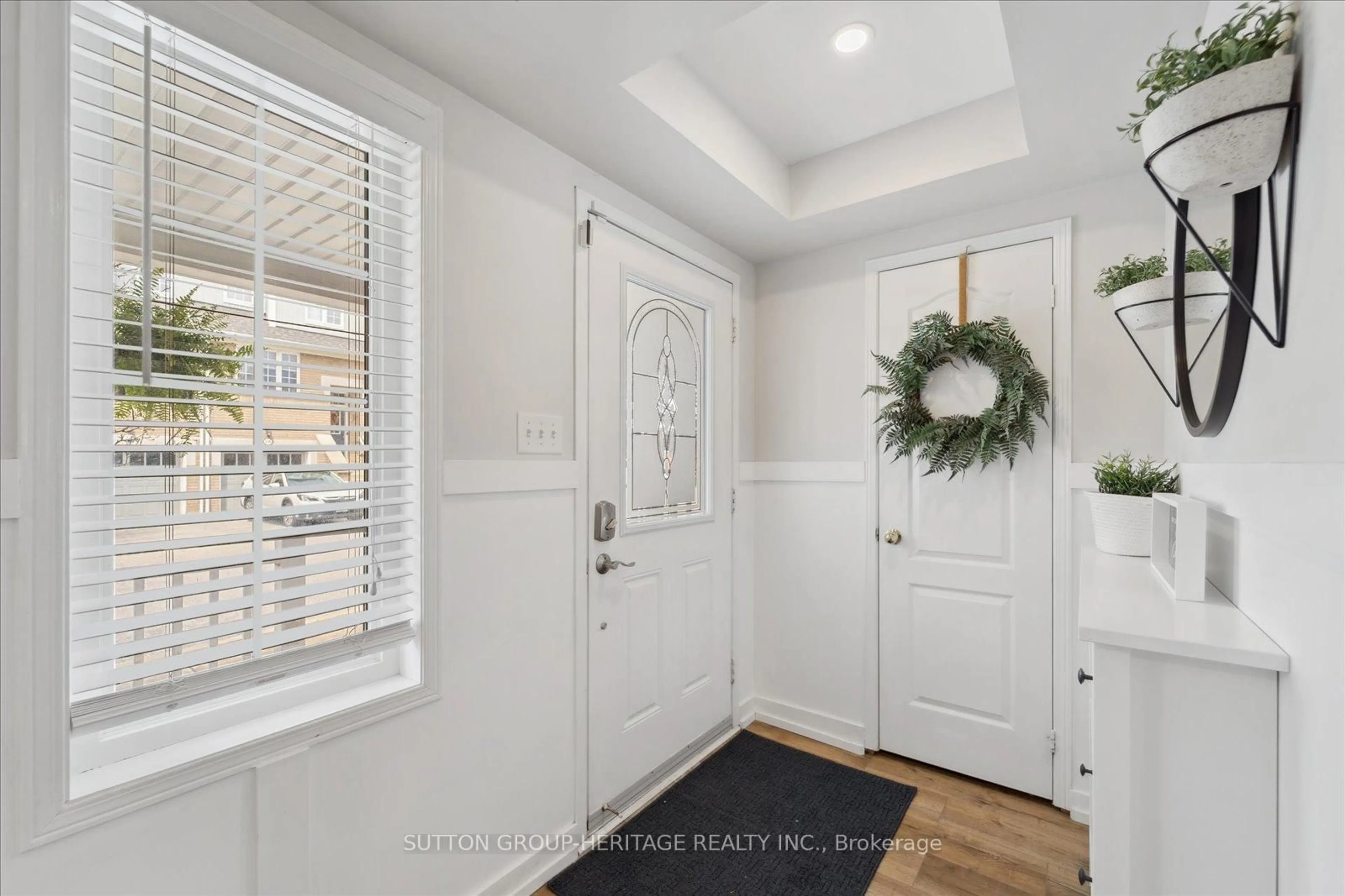 Indoor entryway for 23 Vallance Way #25, Whitby Ontario L1M 0E7