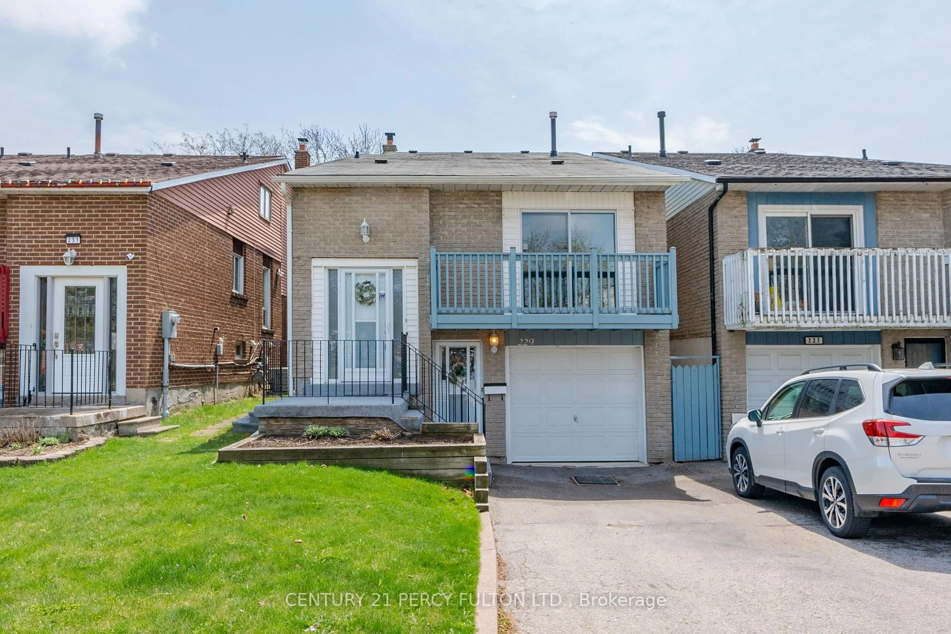 Unknown for 229 Invergordon Ave, Toronto Ontario M1S 3Z1
