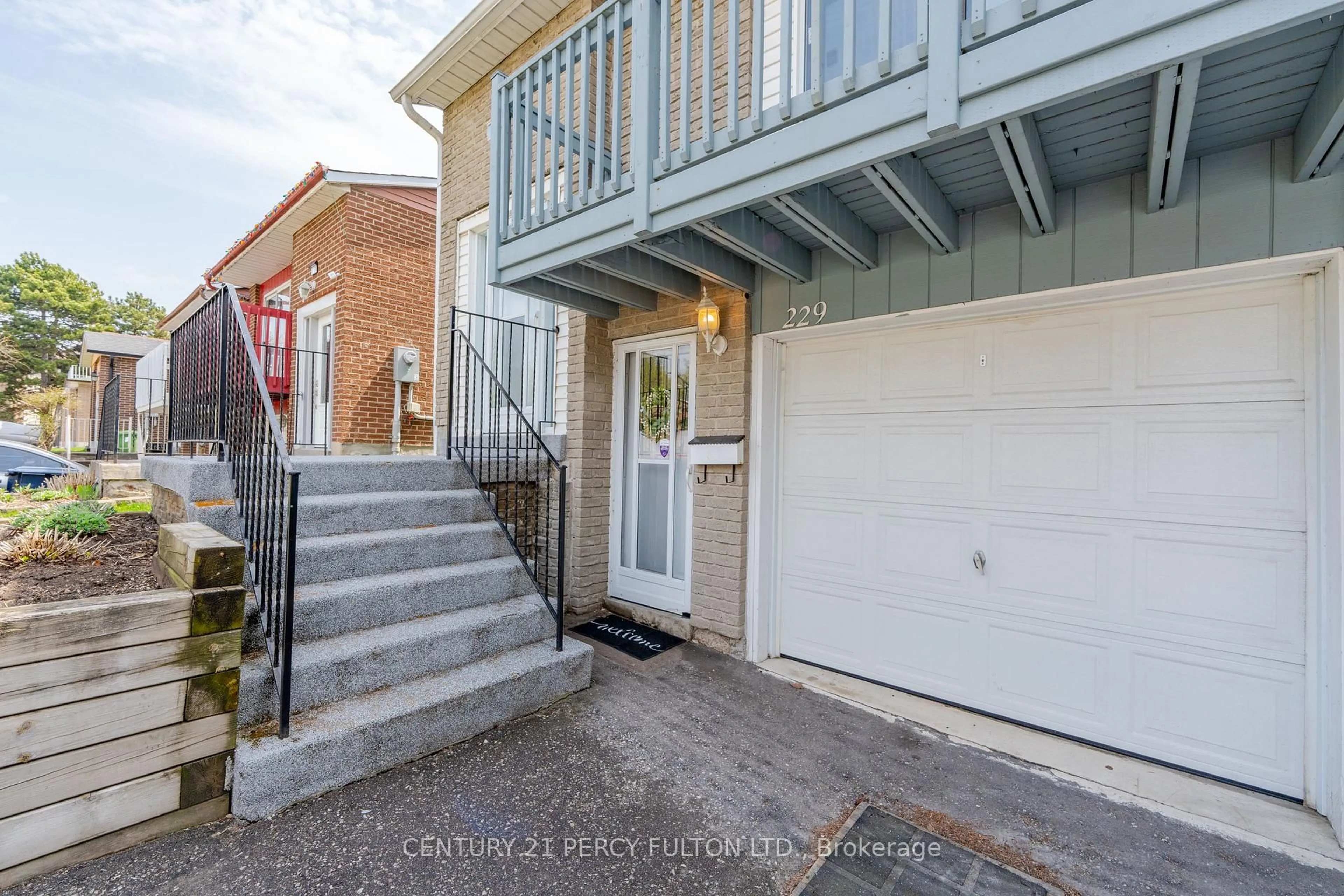 Unknown for 229 Invergordon Ave, Toronto Ontario M1S 3Z1