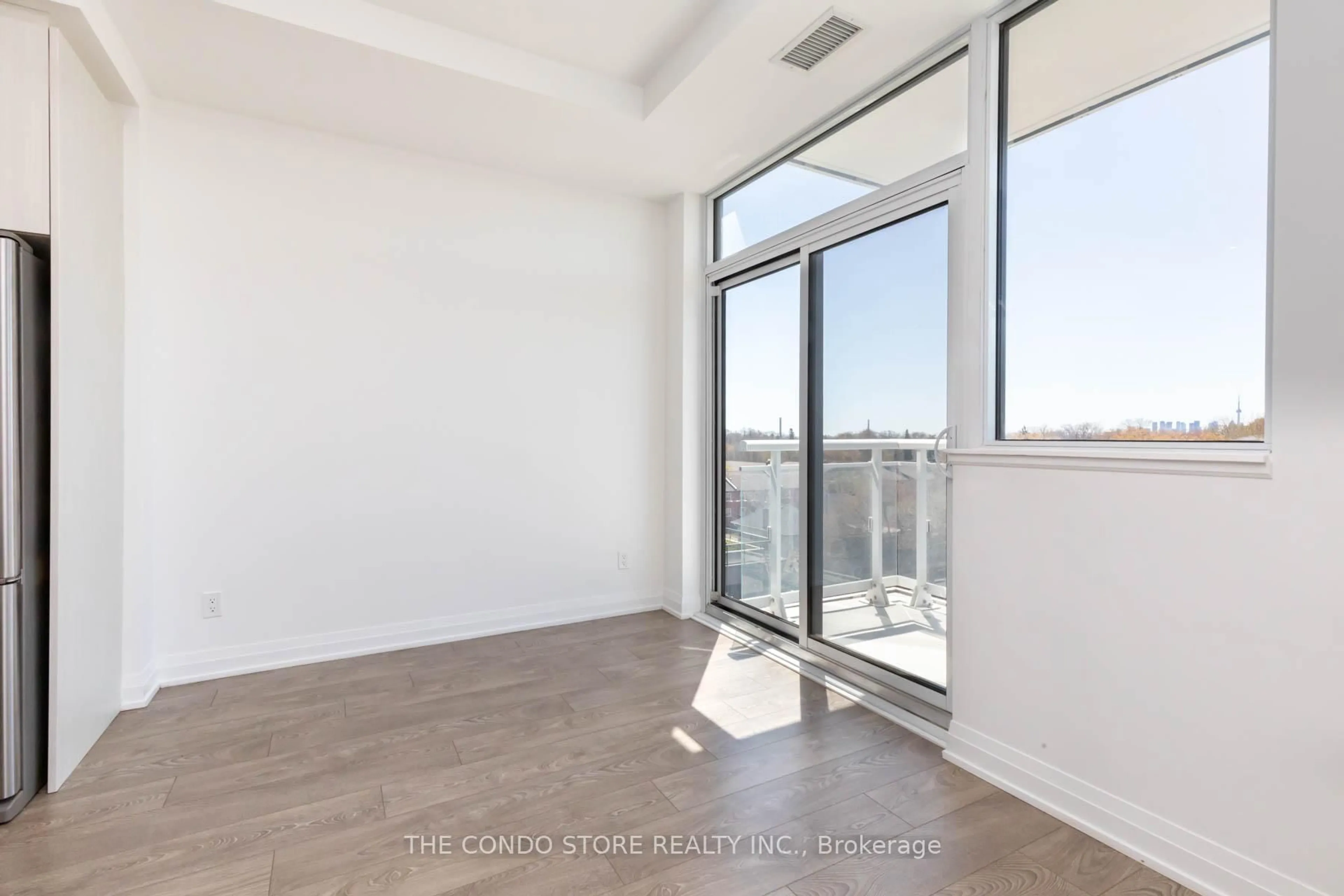 A pic of a room for 286 Main St #503, Toronto Ontario M4C 0B3