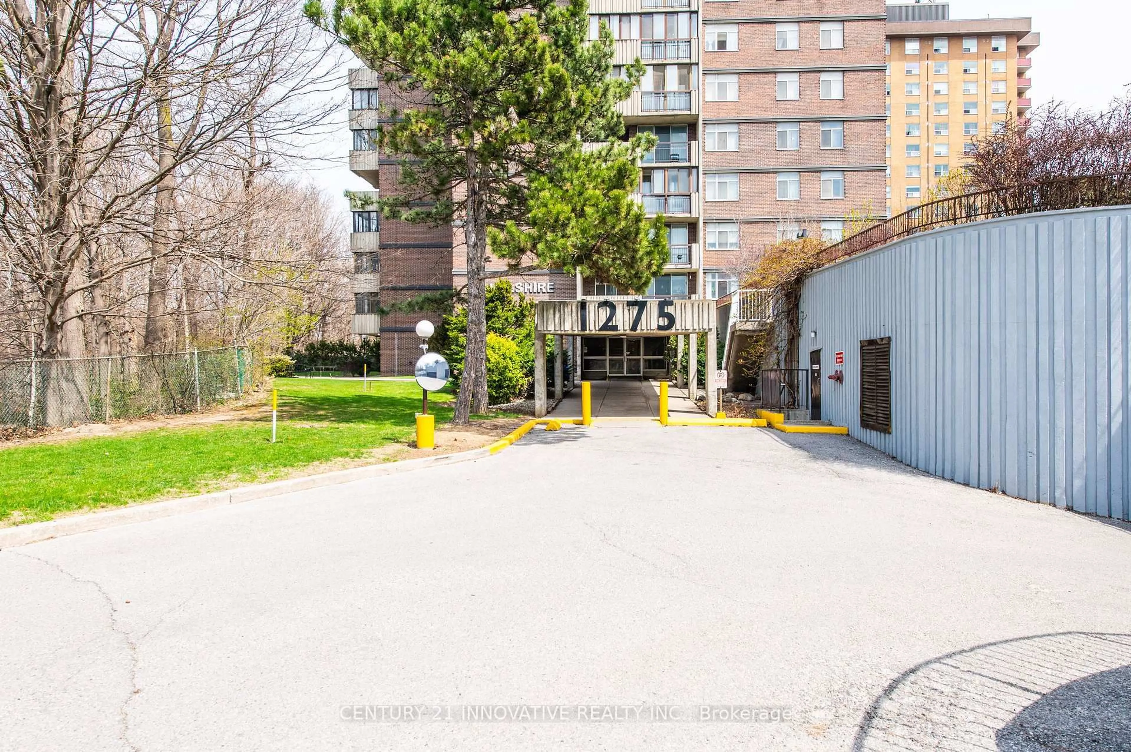 Patio, unknown for 1275 Markham Rd #1402, Toronto Ontario M1H 3A2