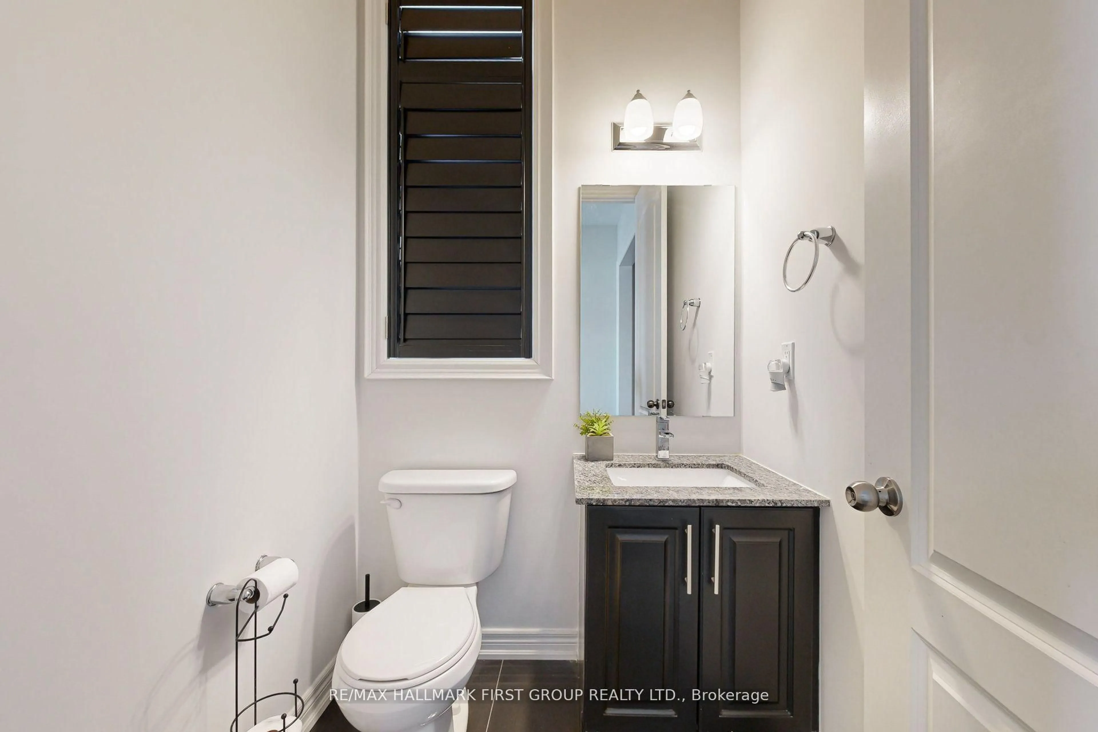Standard bathroom, ceramic/tile floor for 329 Windfields Farm Dr, Oshawa Ontario L1L 0M2