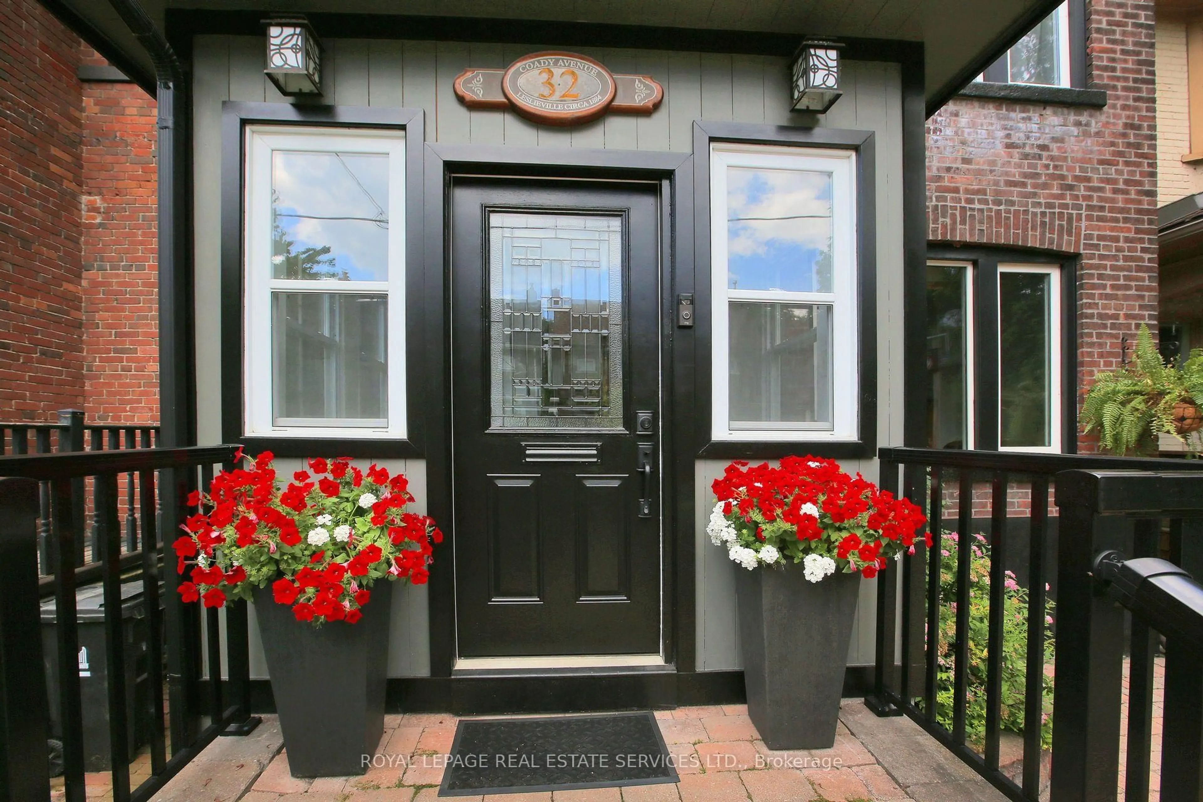 Indoor entryway for 32 Coady Ave, Toronto Ontario M4M 2Y8