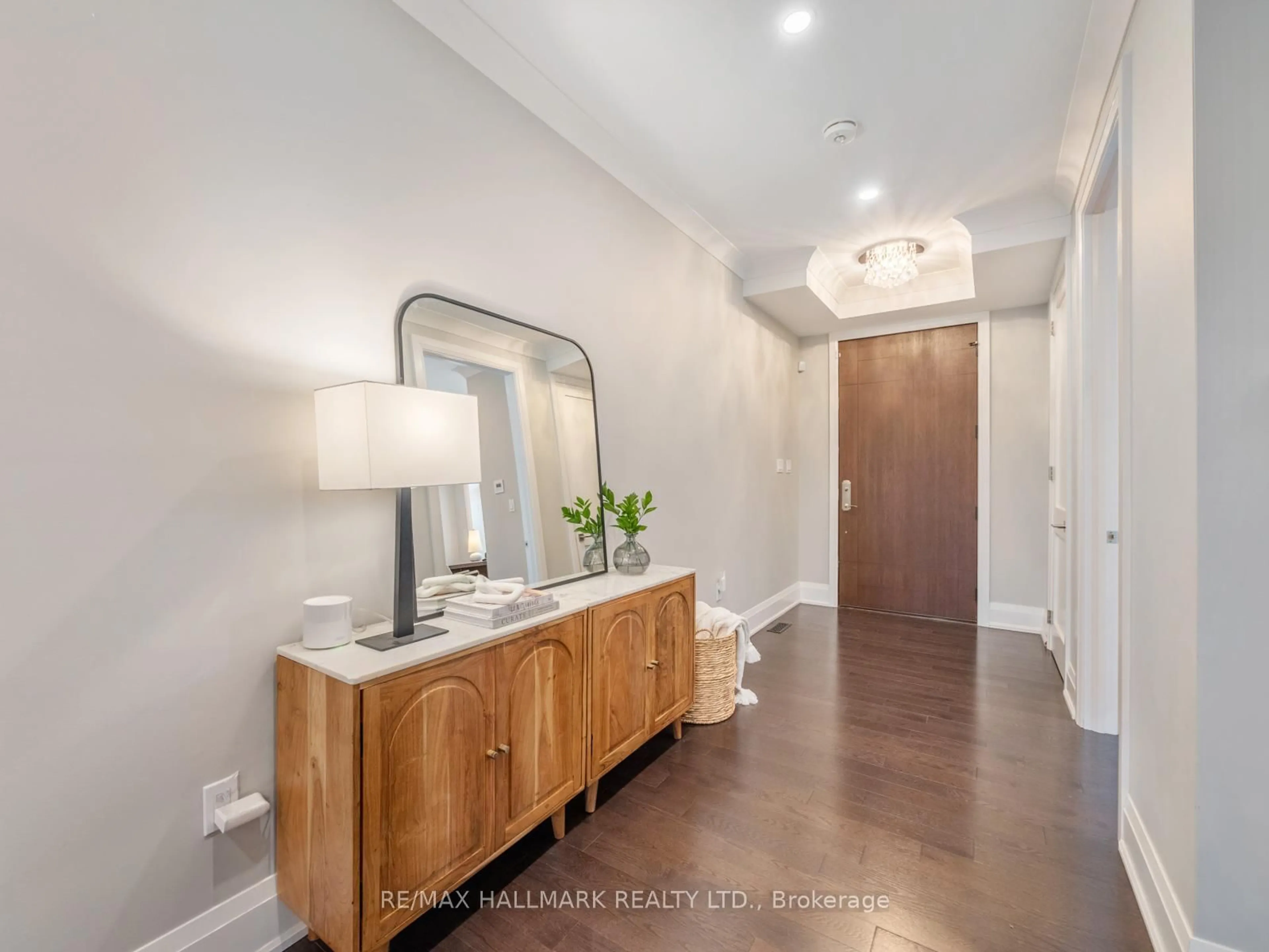 Indoor entryway for 14 Elmview Dr, Toronto Ontario M1N 2W4
