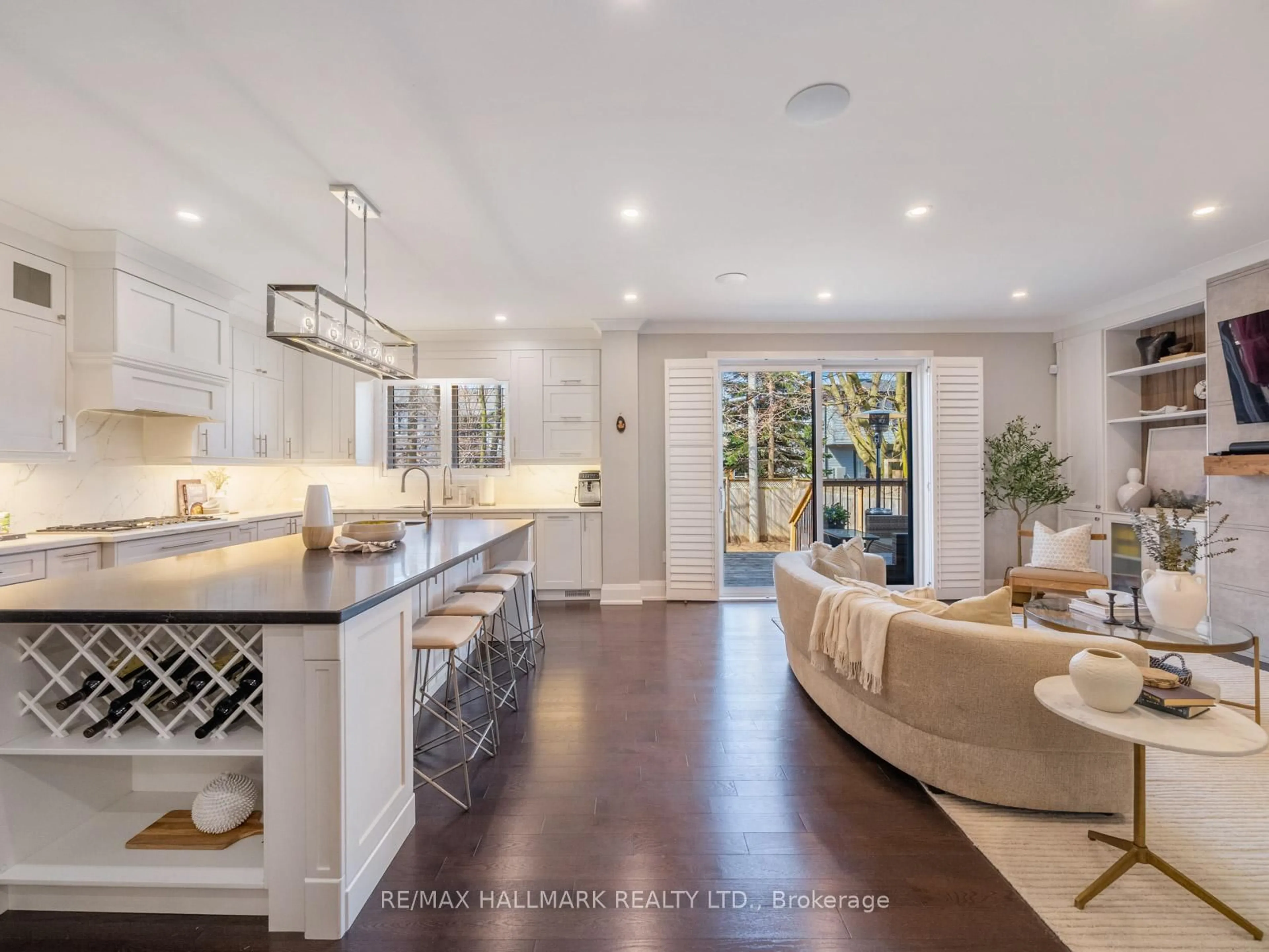 Open concept kitchen, ceramic/tile floor for 14 Elmview Dr, Toronto Ontario M1N 2W4