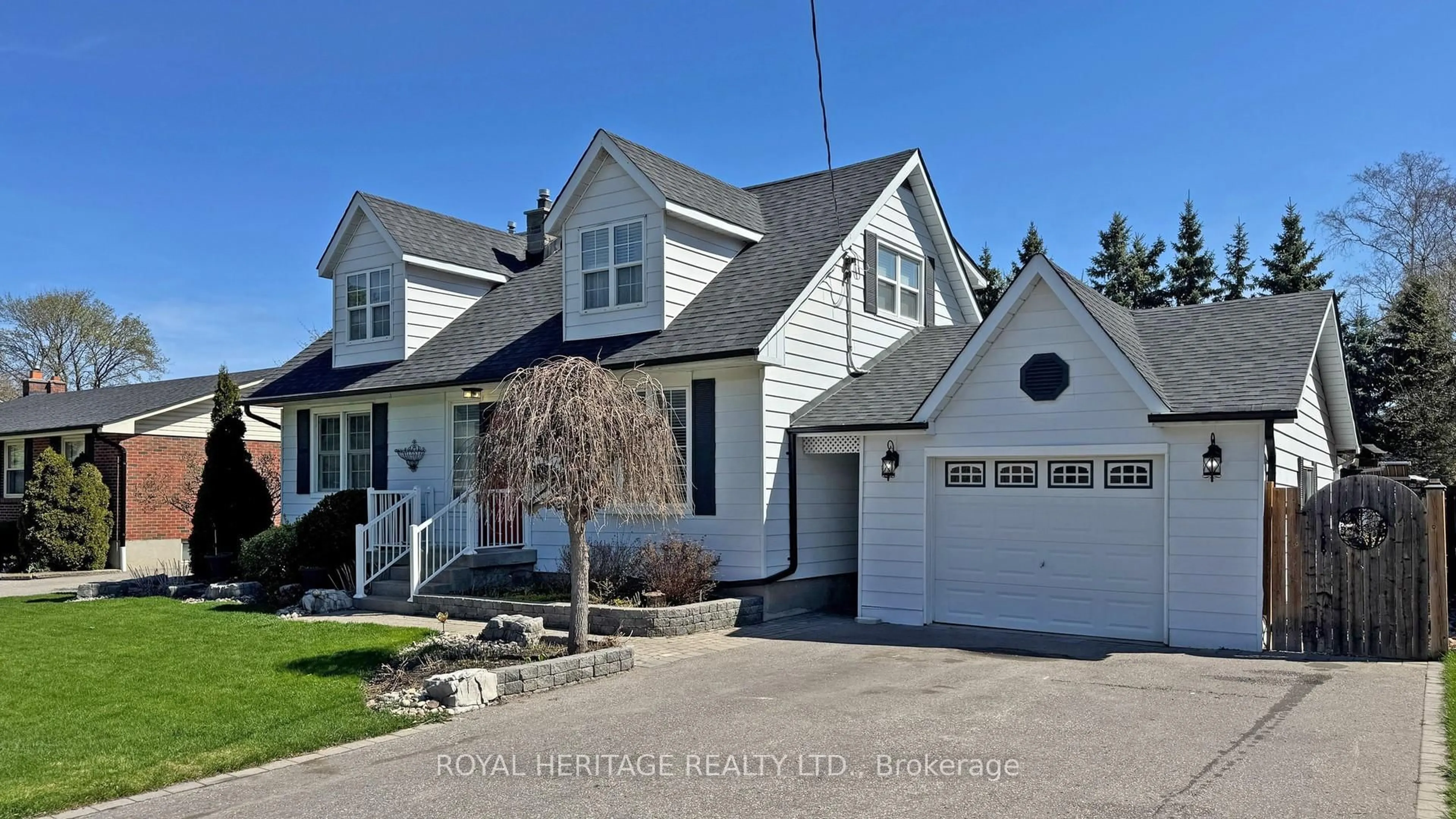 Home with vinyl exterior material, street for 11 Durham St, Whitby Ontario L1M 1A5