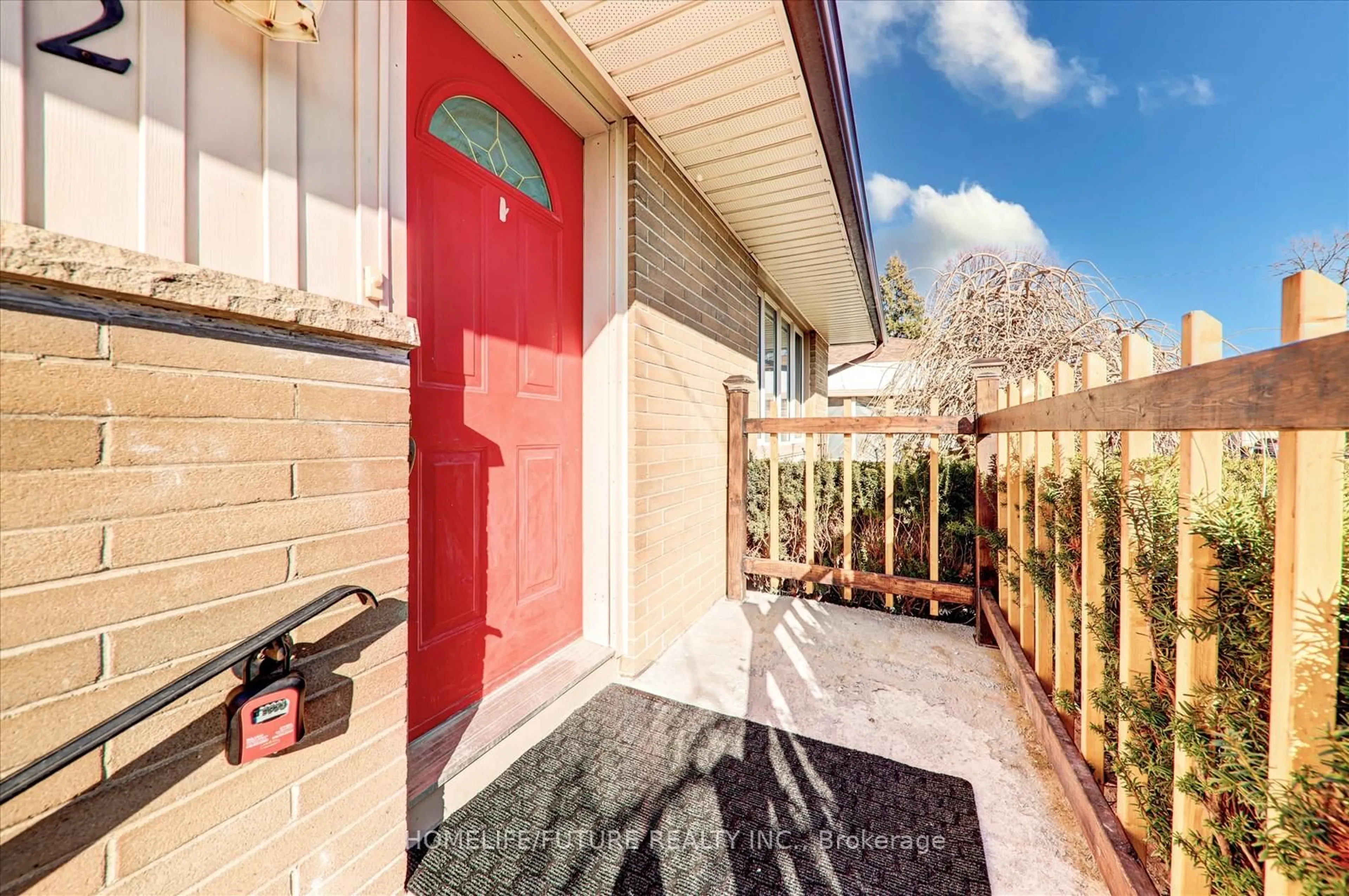 Unknown for 702 Emerson Ave, Oshawa Ontario L1H 3L3