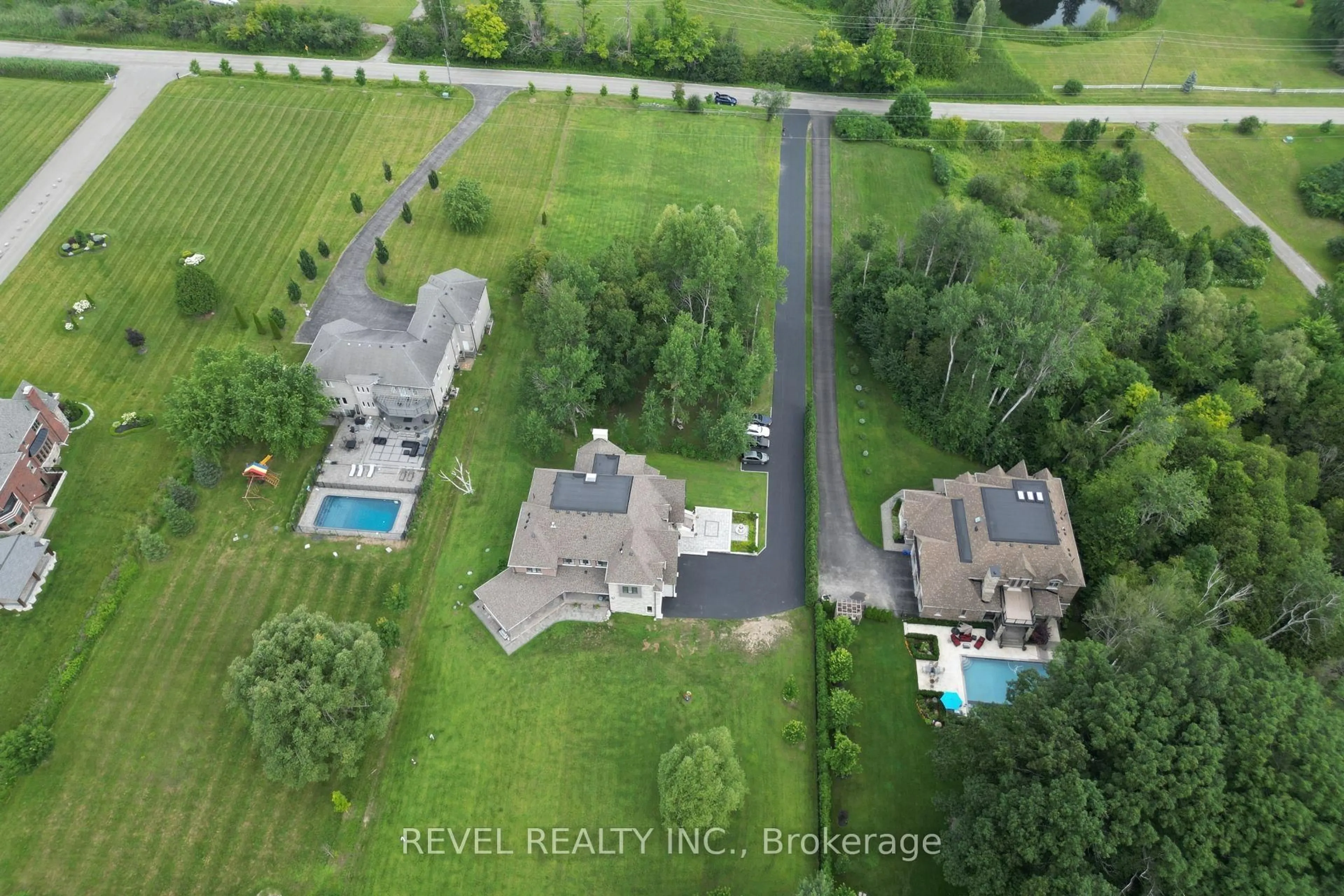 A pic from outside/outdoor area/front of a property/back of a property/a pic from drone, unknown for 249 5th Concession Rd, Ajax Ontario L1V 2P8