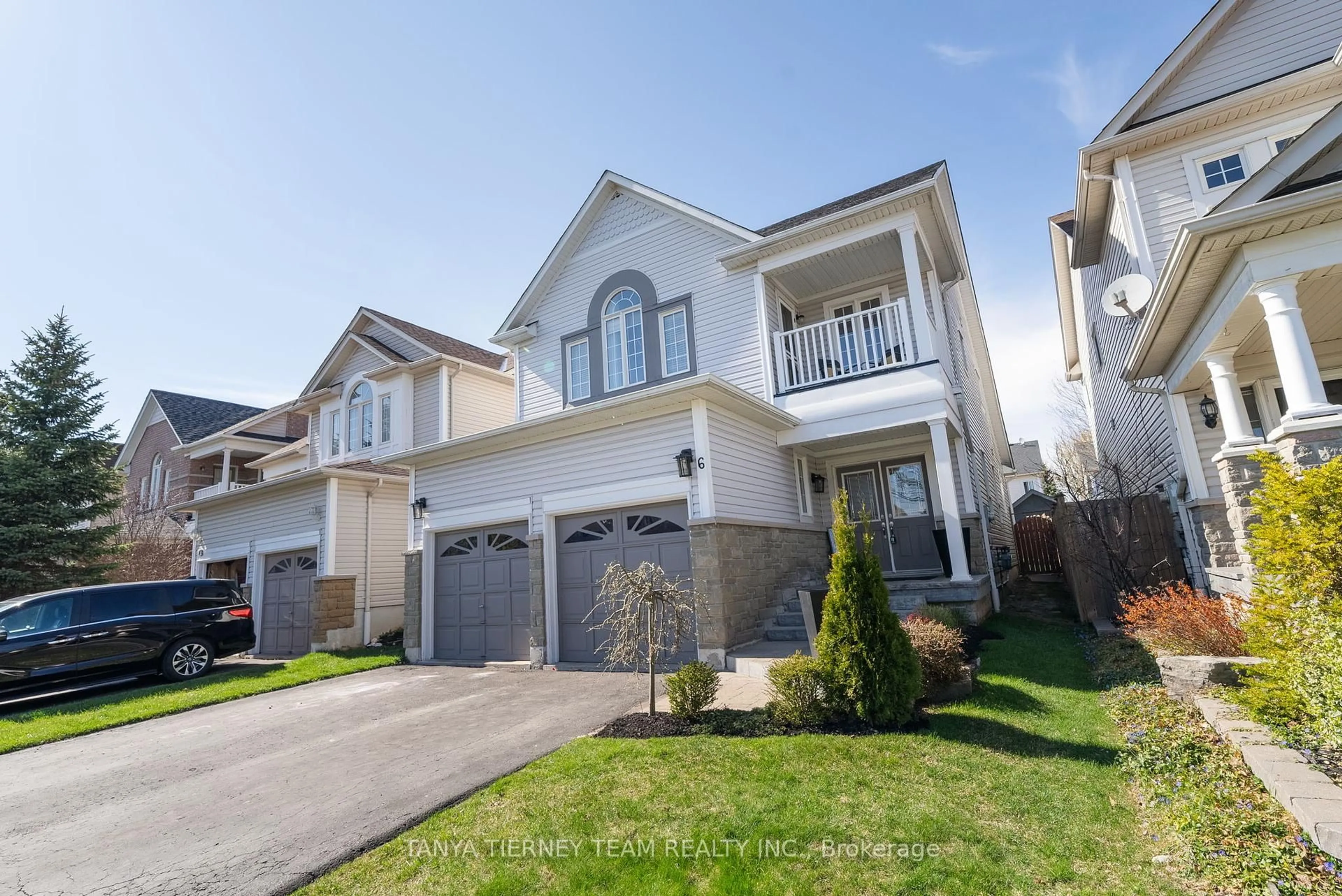 Home with vinyl exterior material, street for 6 Mikayla Cres, Whitby Ontario L1M 2H8