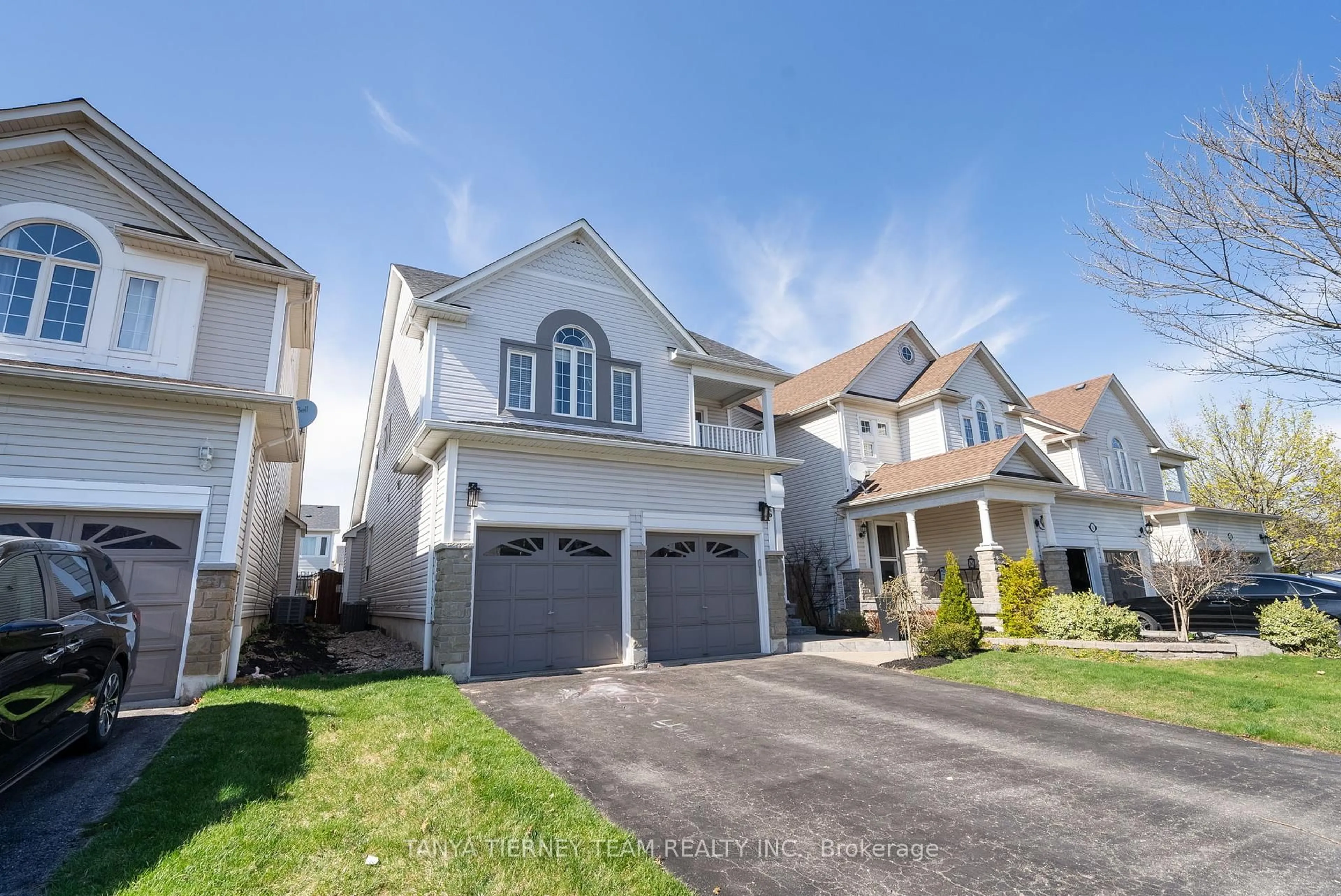 Home with vinyl exterior material, street for 6 Mikayla Cres, Whitby Ontario L1M 2H8