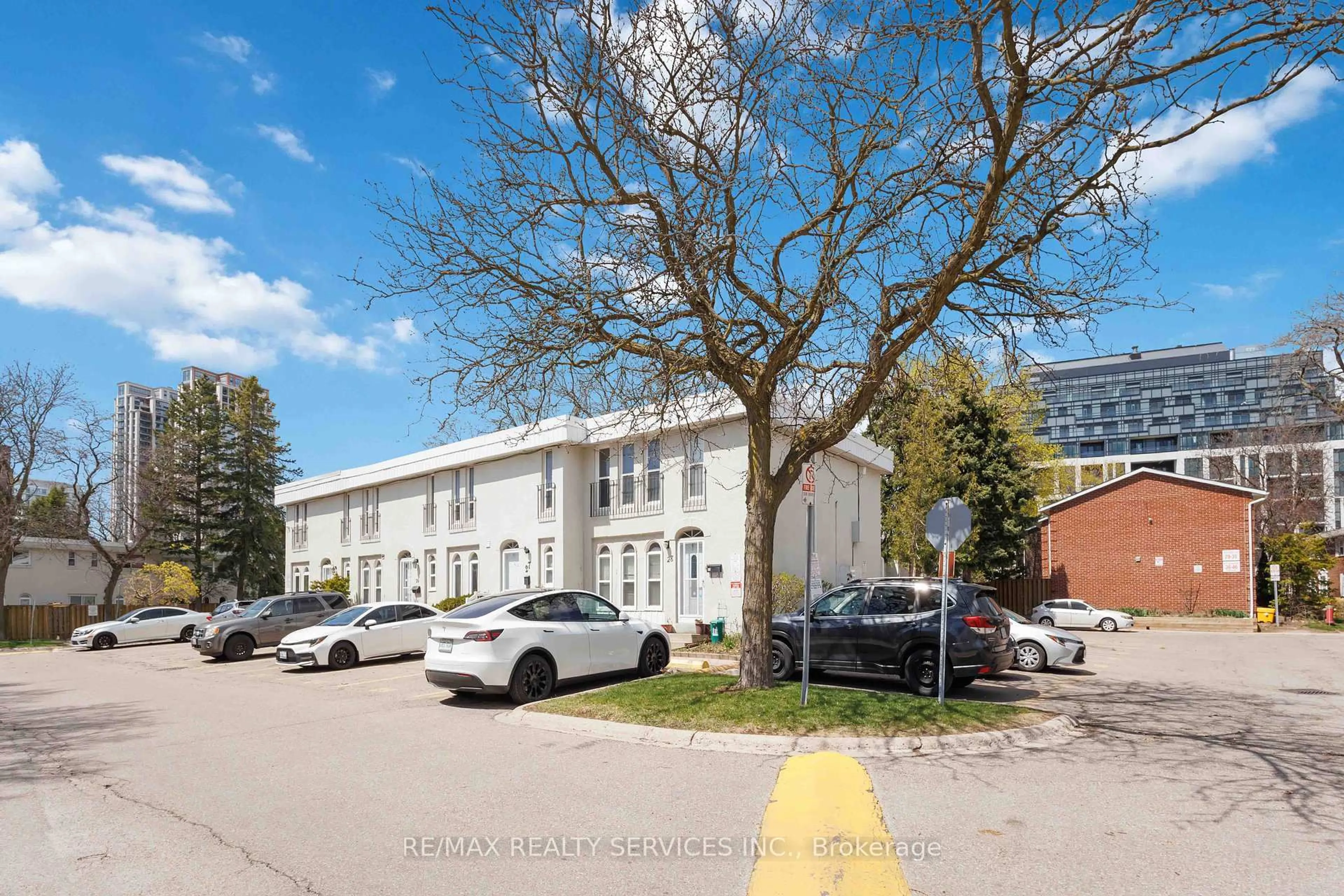 A pic from outside/outdoor area/front of a property/back of a property/a pic from drone, street for 2075 Warden Ave #28, Toronto Ontario M1T 3R1