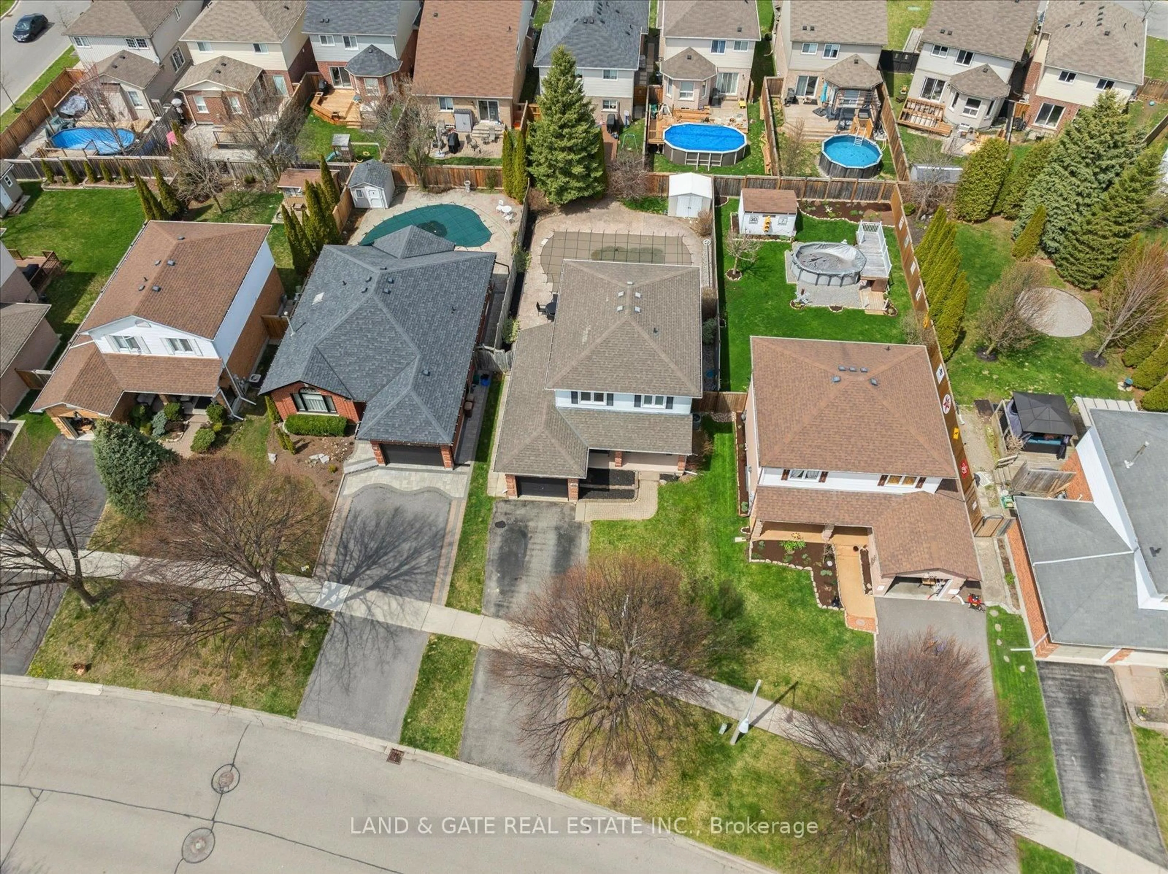A pic from outside/outdoor area/front of a property/back of a property/a pic from drone, street for 108 George Reynolds Dr, Clarington Ontario L1E 2E8