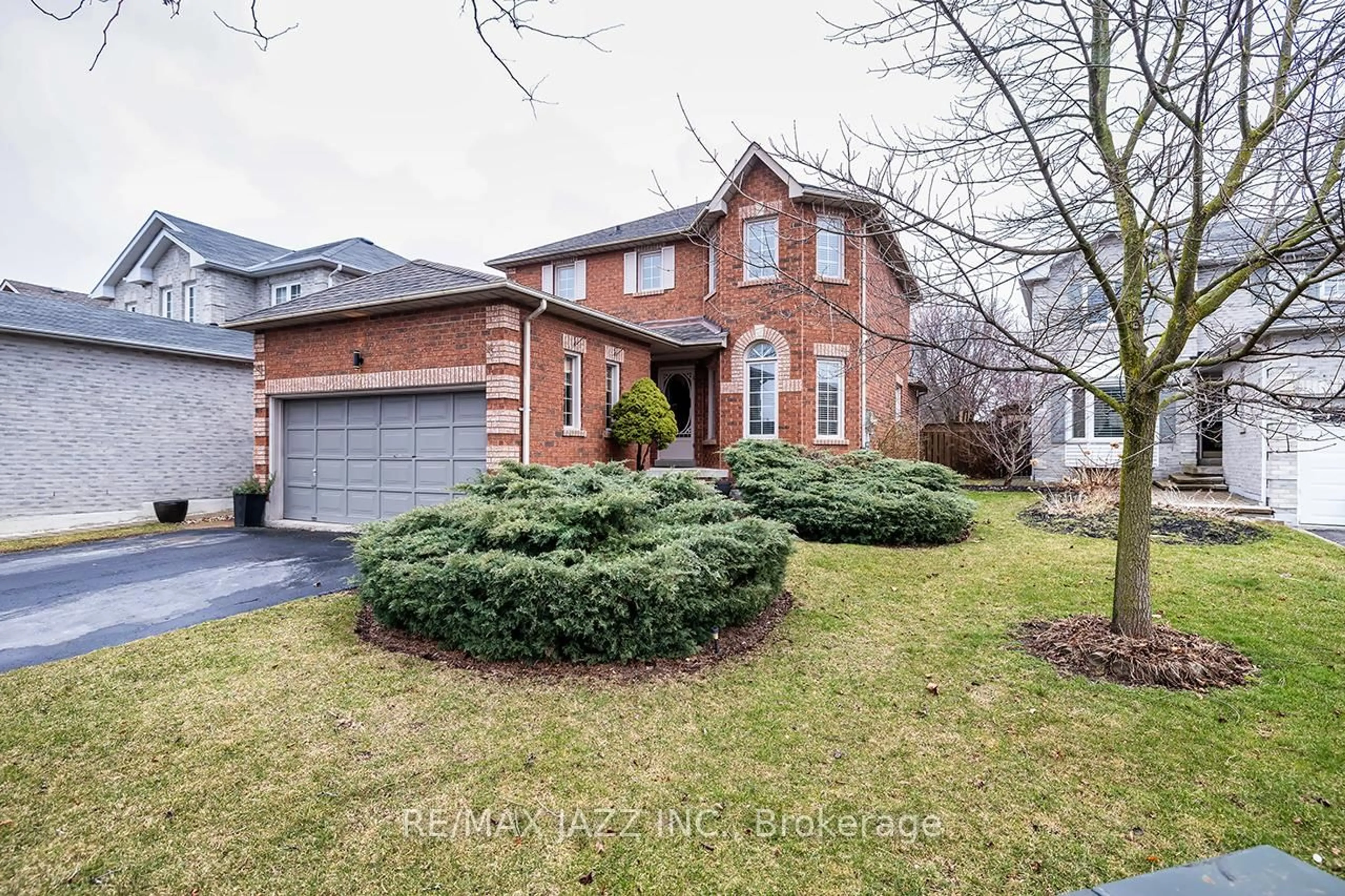 Home with brick exterior material, street for 7 Barwick Crt, Whitby Ontario L1N 9C2