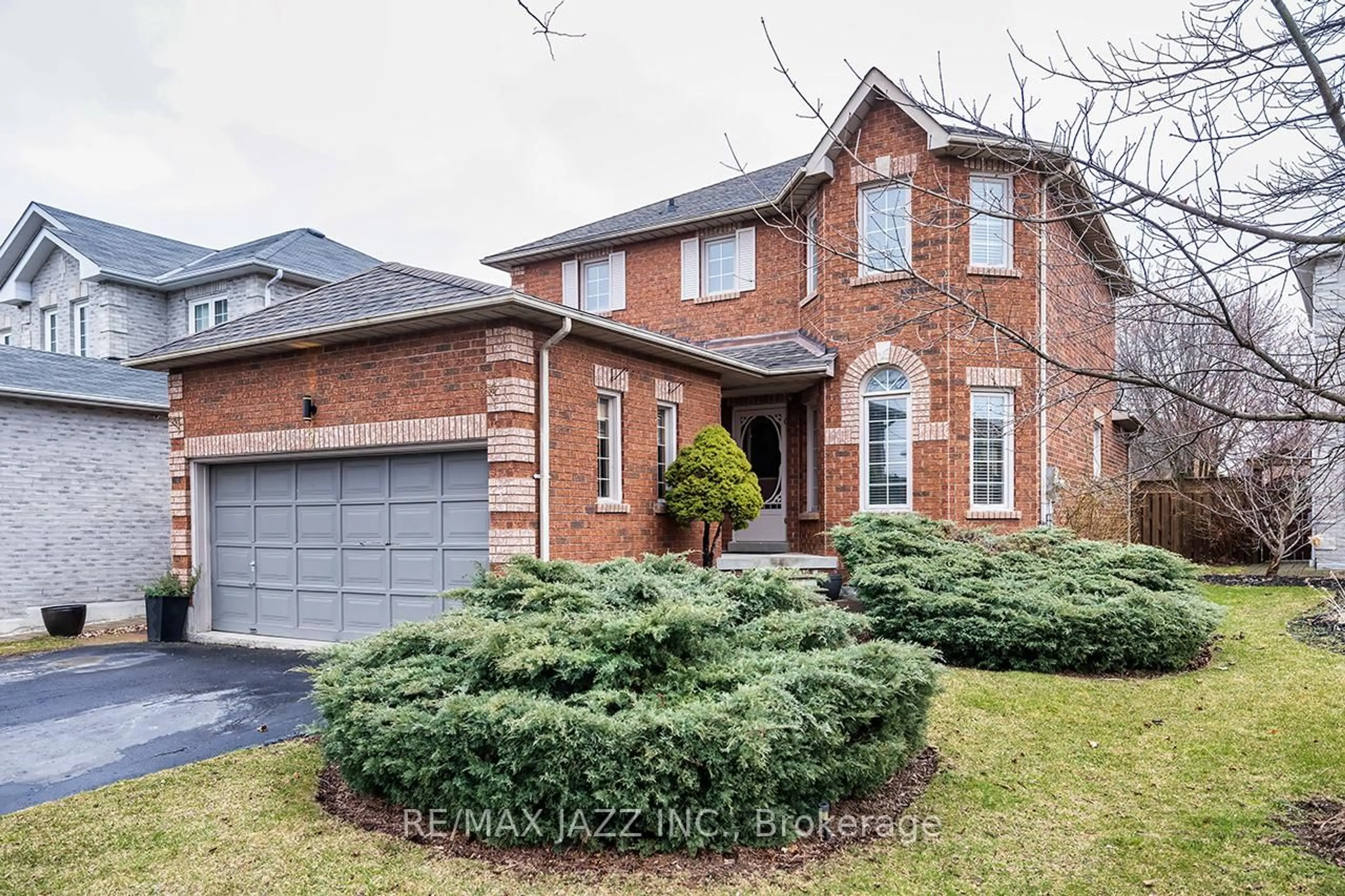 Home with brick exterior material, street for 7 Barwick Crt, Whitby Ontario L1N 9C2