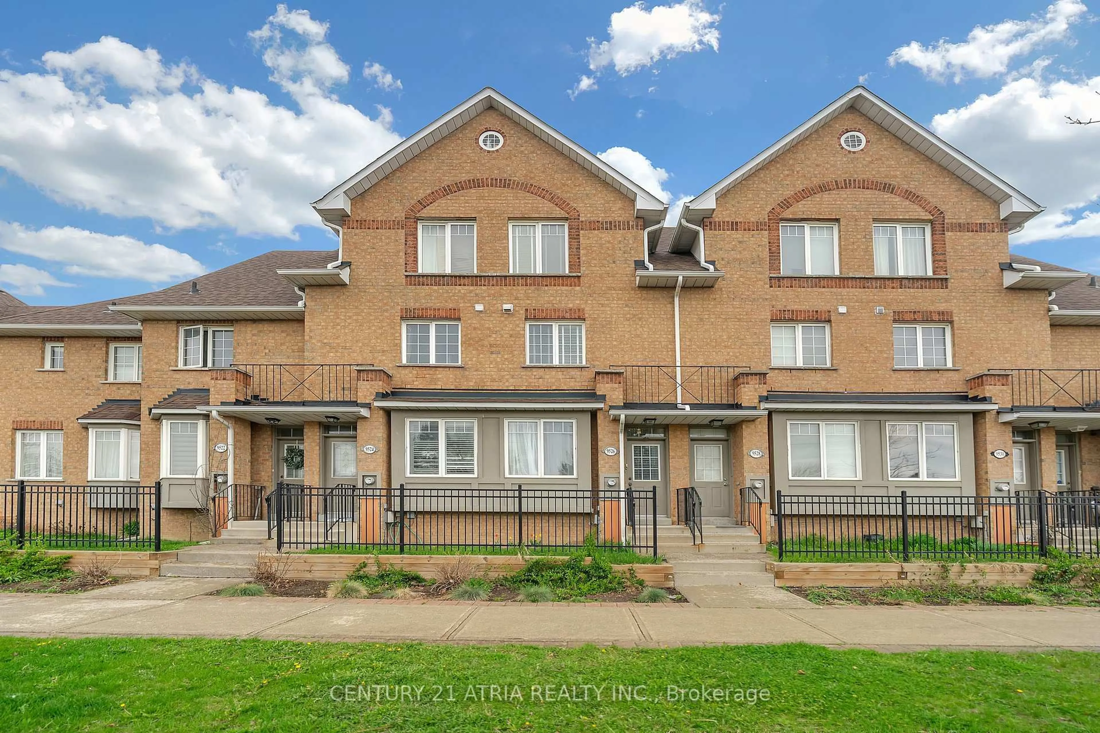 A pic from outside/outdoor area/front of a property/back of a property/a pic from drone, street for 9526 Sheppard Ave, Toronto Ontario M1B 5Z4