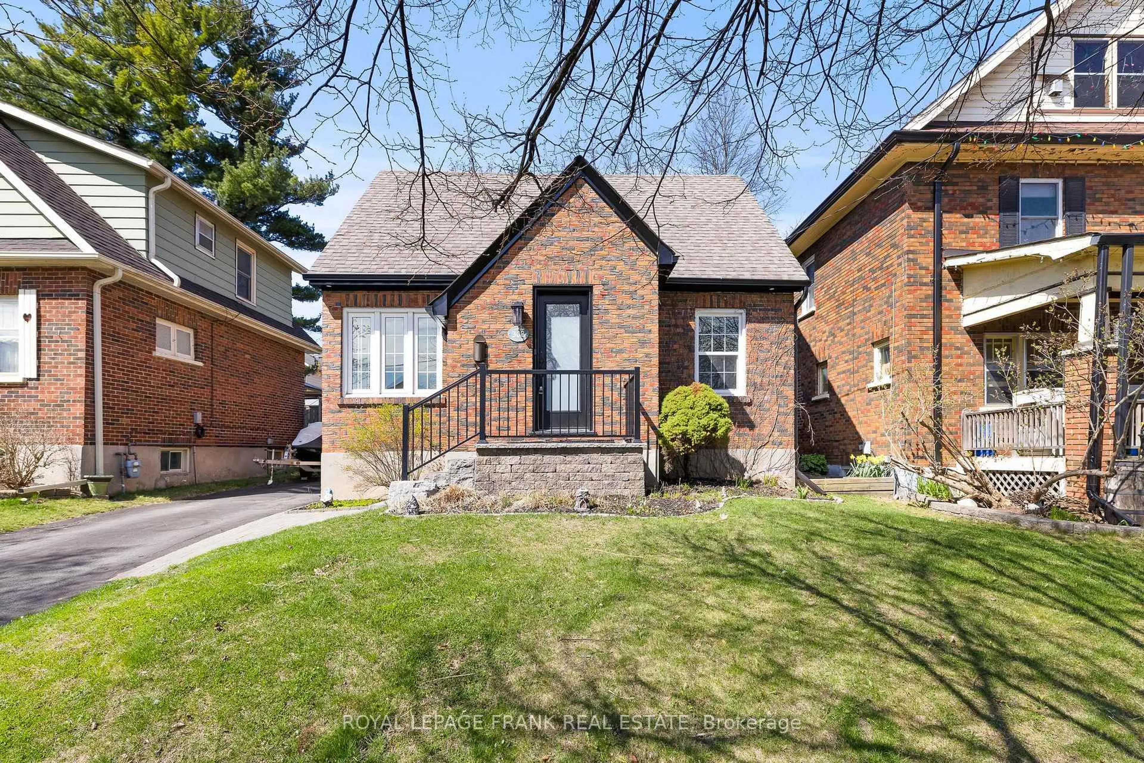 Home with brick exterior material, street for 308 Leslie St, Oshawa Ontario L1G 5H7