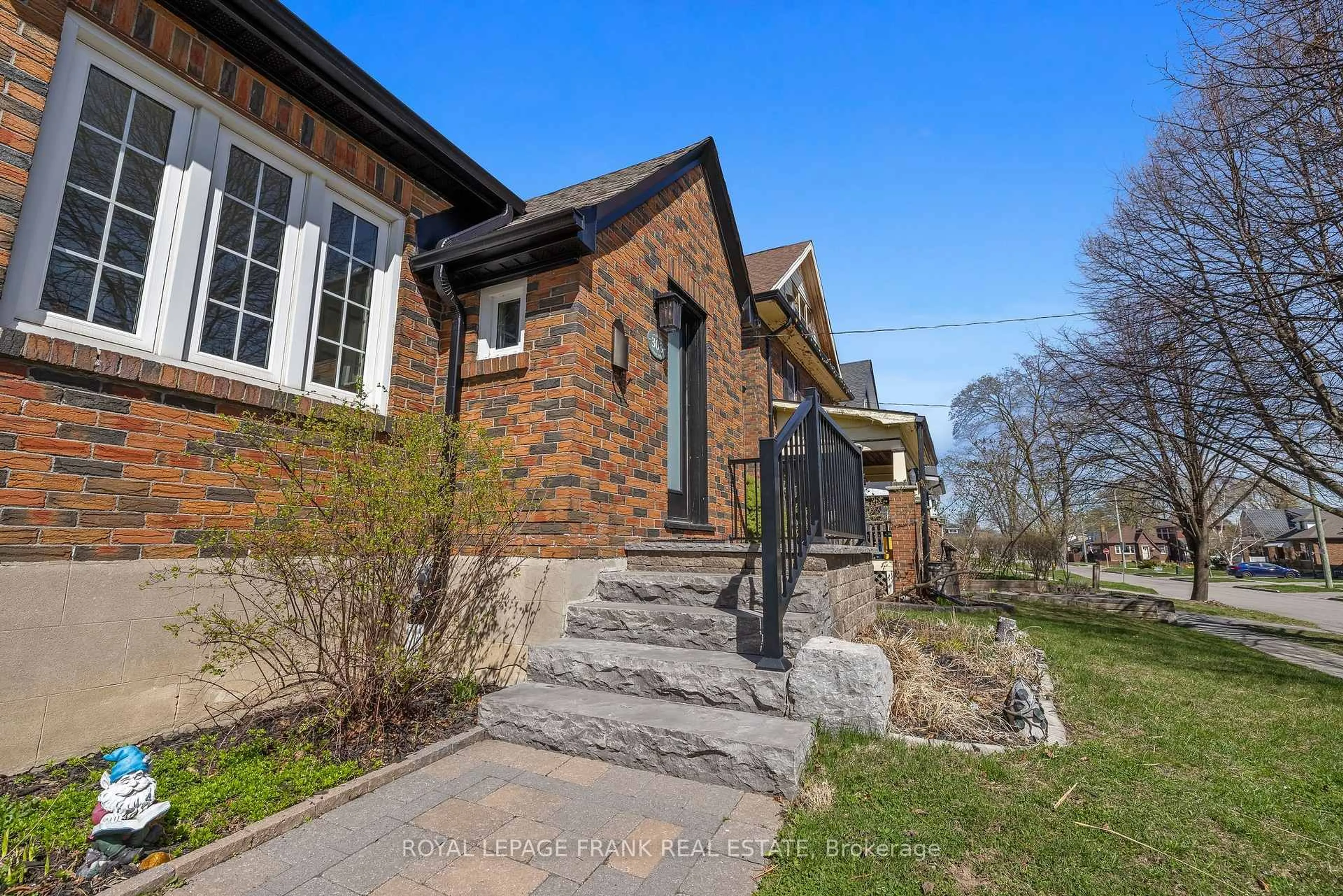 Home with brick exterior material, street for 308 Leslie St, Oshawa Ontario L1G 5H7
