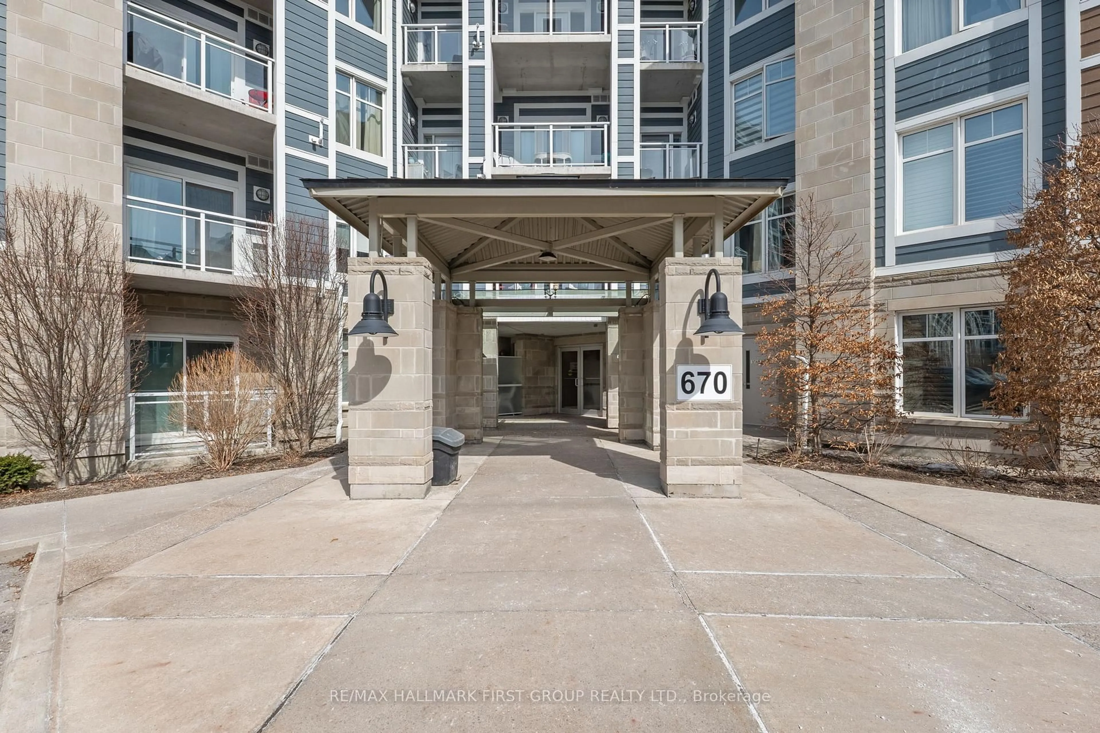 Indoor foyer for 670 Gordon St #316, Whitby Ontario L1N 0K9