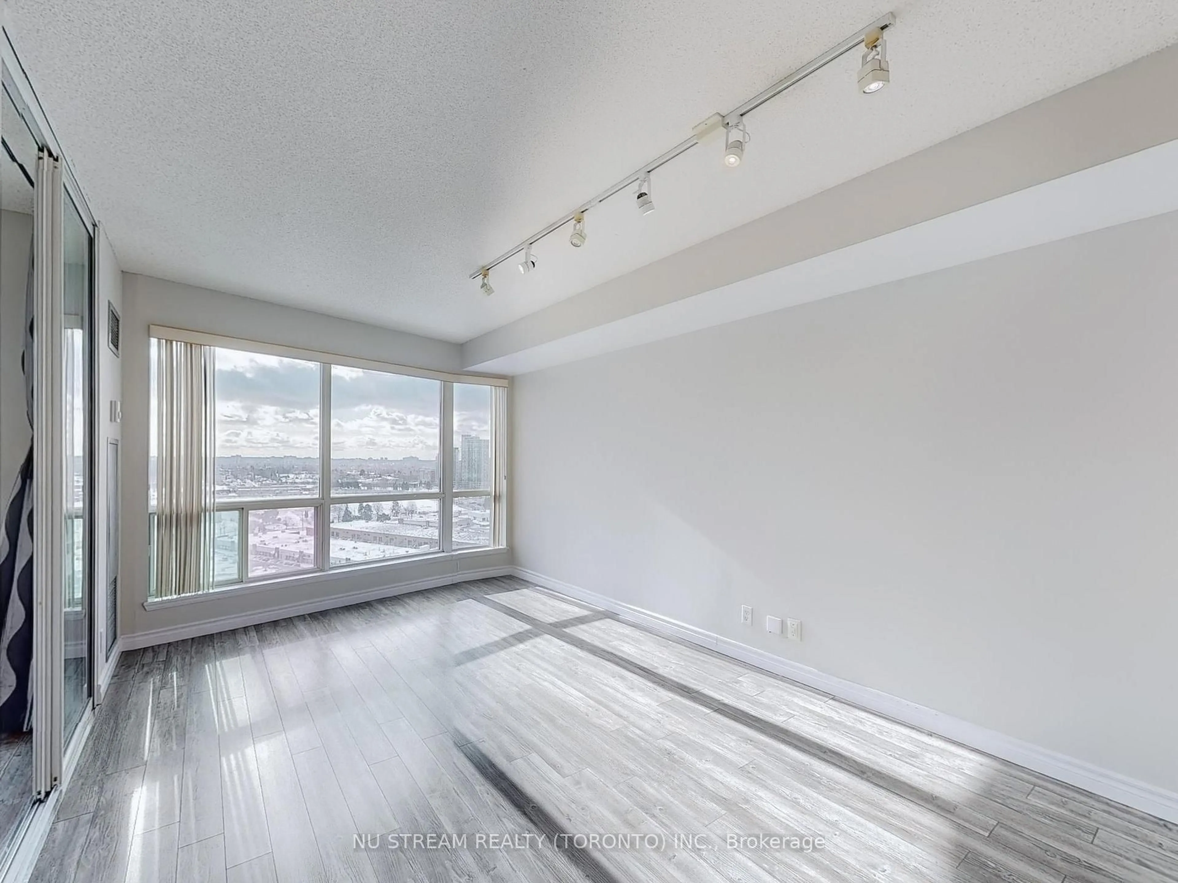 A pic of a room for 18 Lee Centre Dr #2007, Toronto Ontario M1H 3H5
