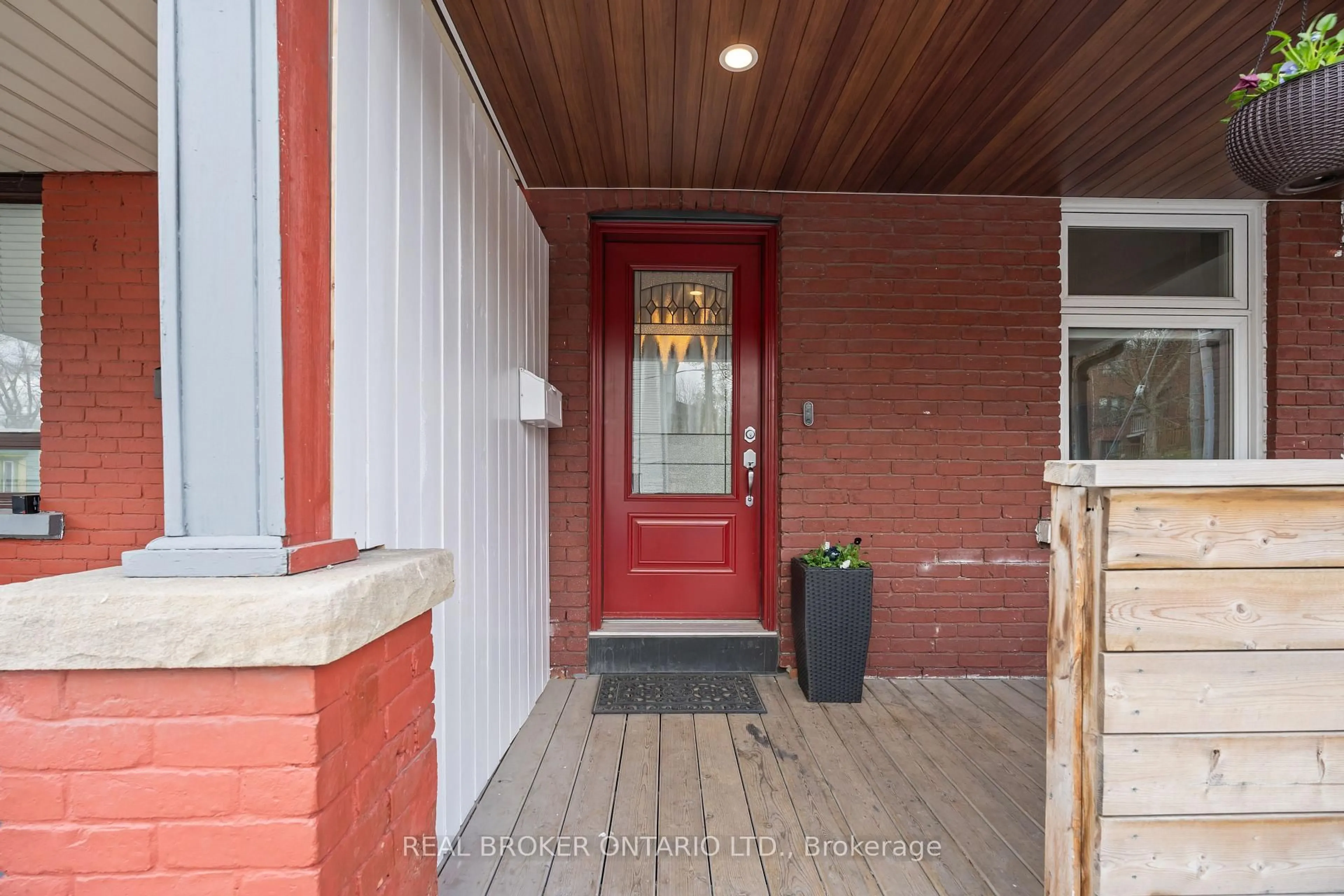 Indoor entryway for 404 Jones Ave, Toronto Ontario M4J 3G3