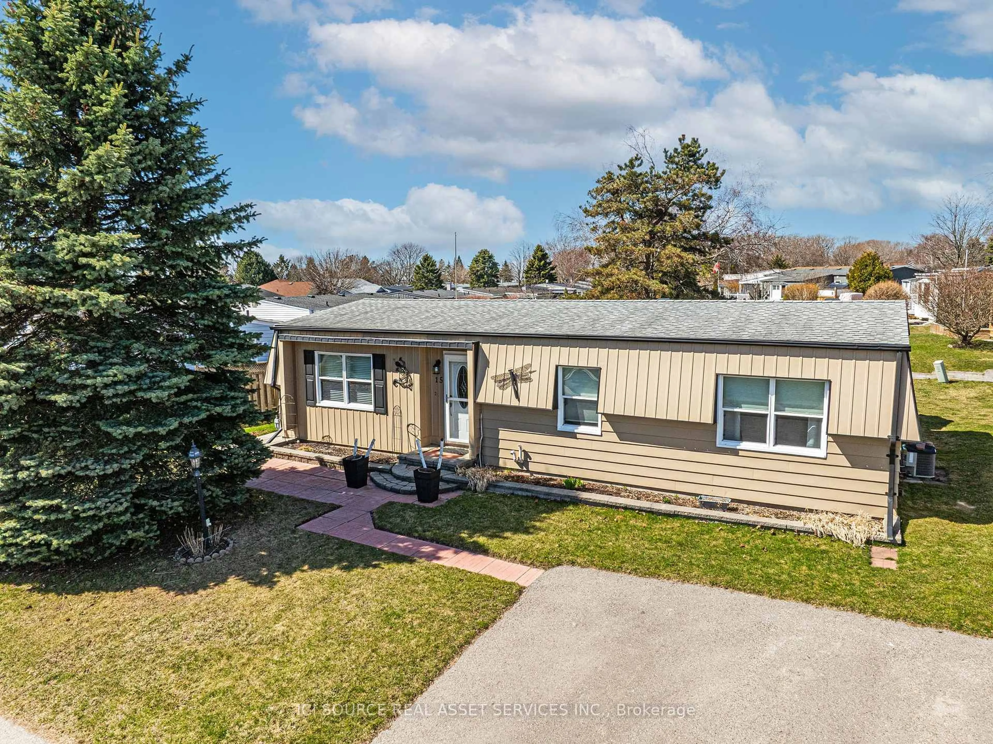 A pic from outside/outdoor area/front of a property/back of a property/a pic from drone, mountain view for 15 Driftwood Lane, Clarington Ontario L1B 1A7