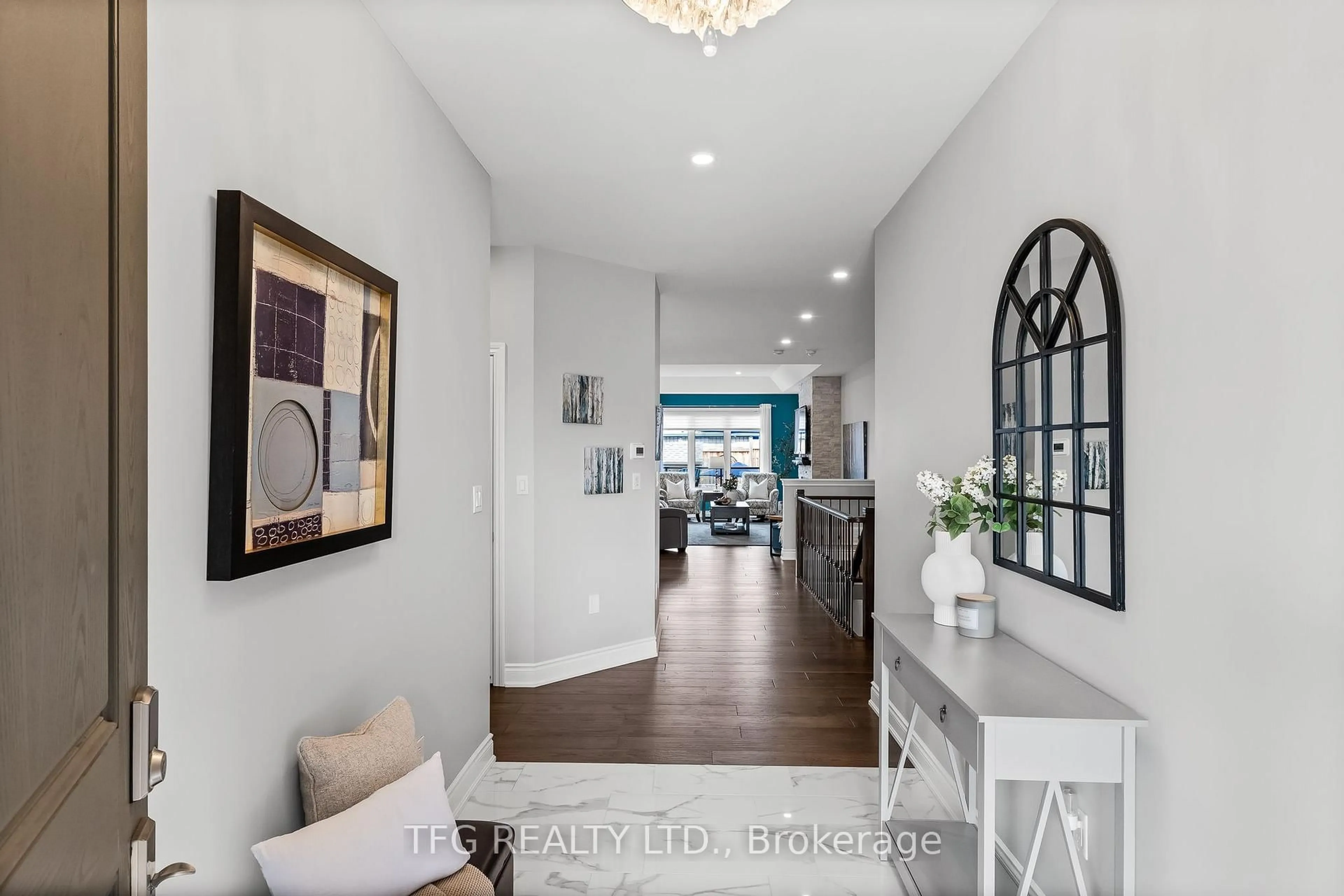 Indoor entryway for 115 Duke St, Clarington Ontario L1C 2V8