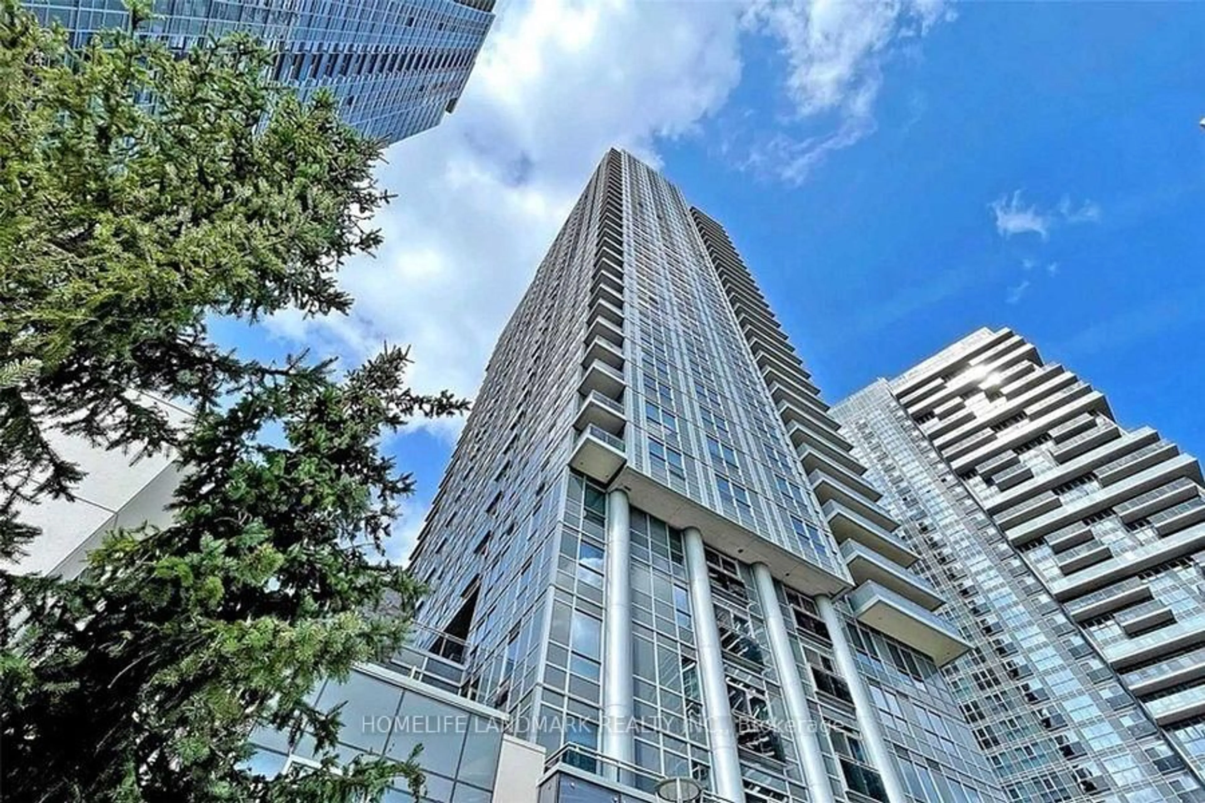 Indoor foyer for 255 Village Green Sq #1803, Toronto Ontario M1S 0L7