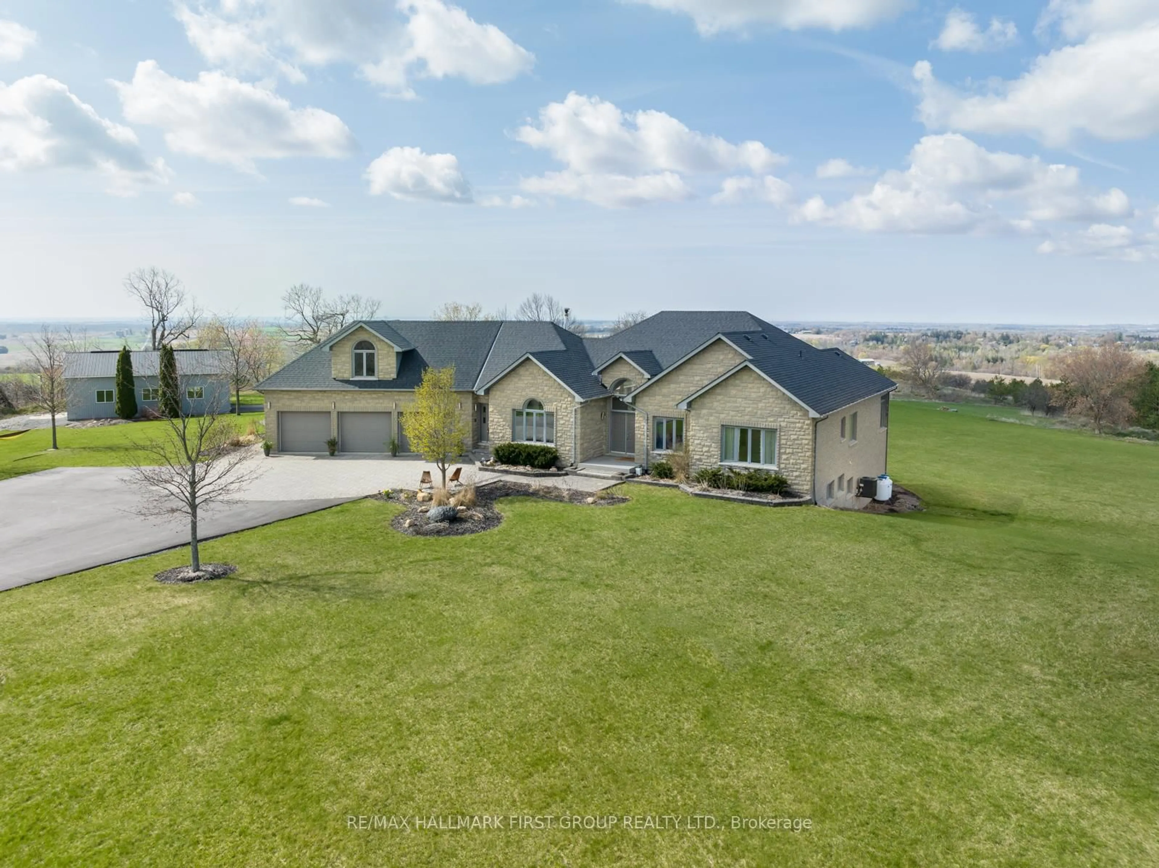 A pic from outside/outdoor area/front of a property/back of a property/a pic from drone, unknown for 7472 Aked Rd, Clarington Ontario L1C 3K6