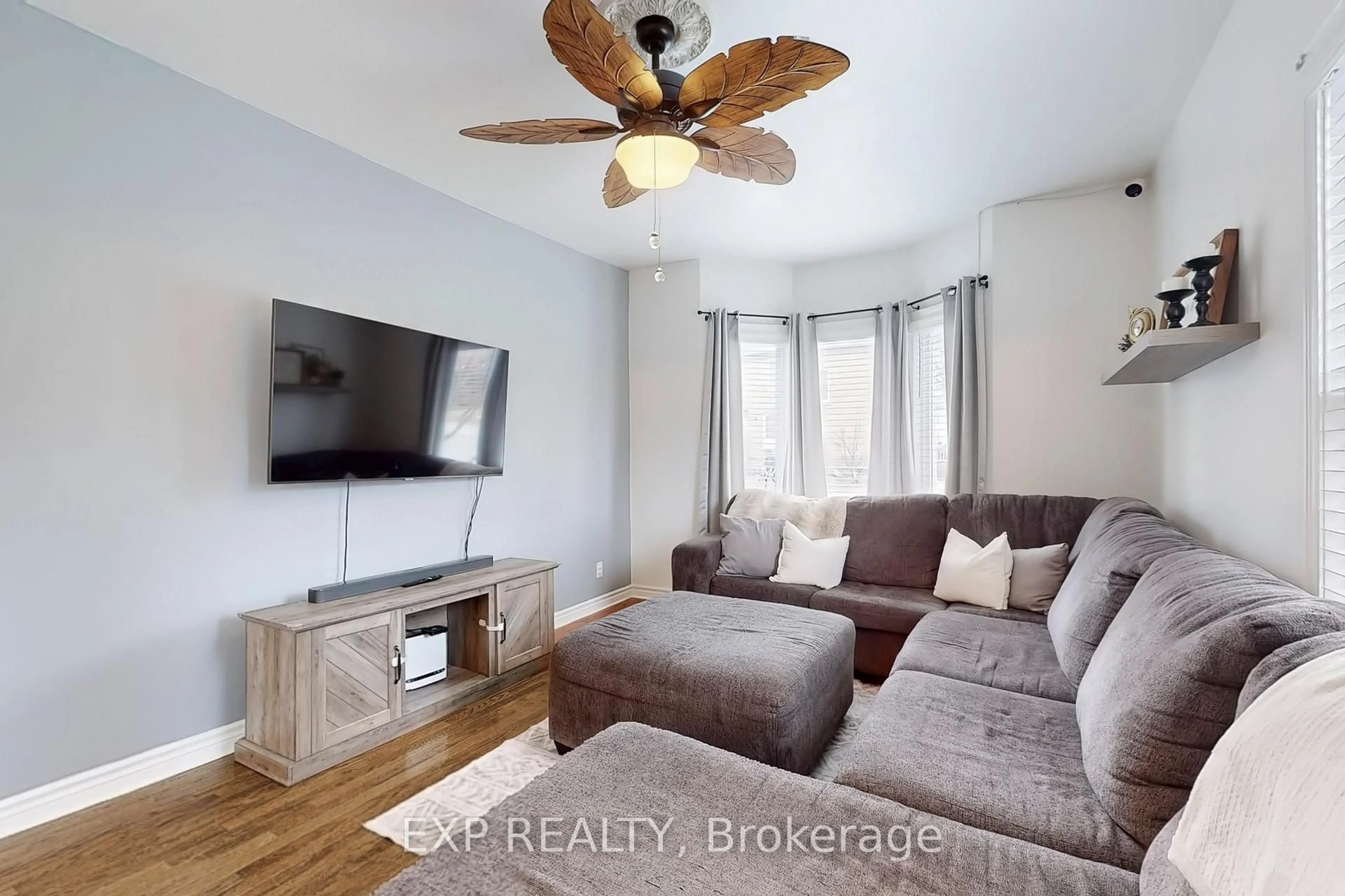 Living room with furniture, unknown for 185 Mary St, Oshawa Ontario L1G 5C1