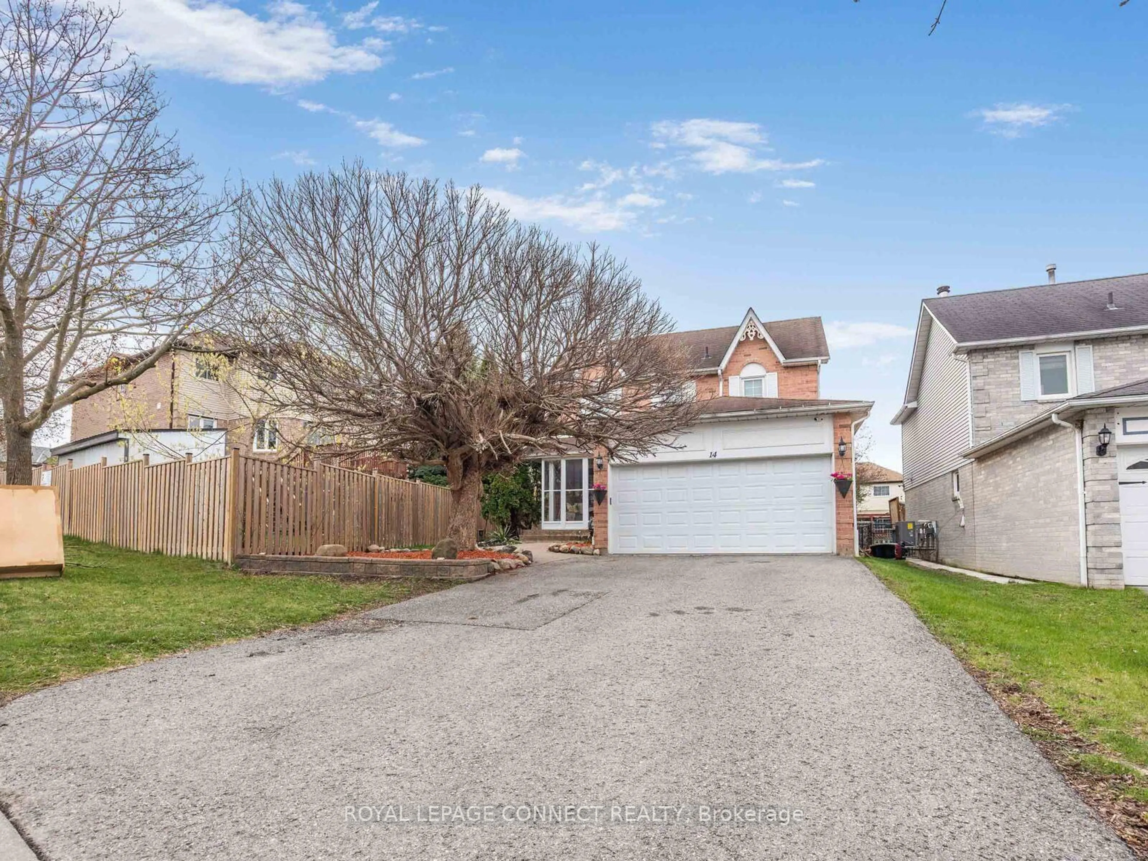 A pic from outside/outdoor area/front of a property/back of a property/a pic from drone, street for 14 Coomer Cres, Ajax Ontario L1T 3C2