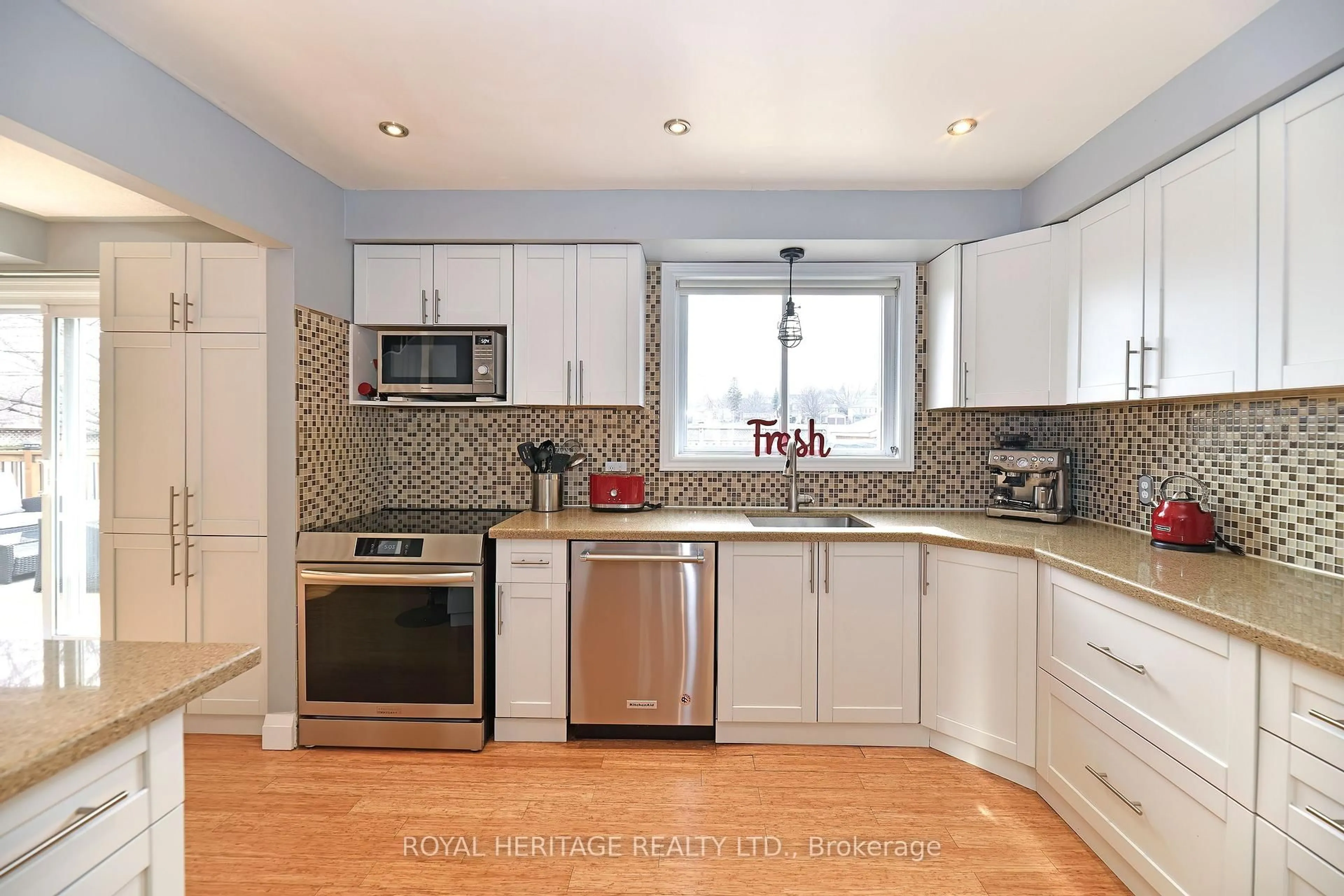 Unknown for 32 Hillier St, Clarington Ontario L1C 3S4