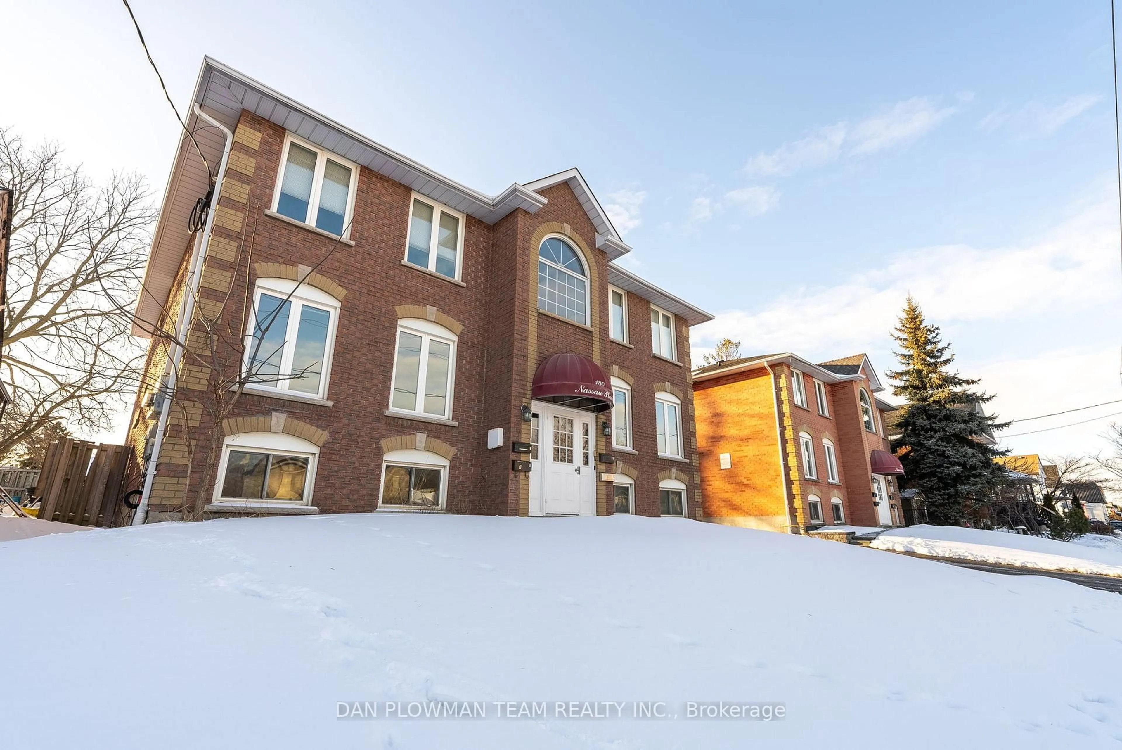 Unknown for 180 Nassau St, Oshawa Ontario L1J 4A5