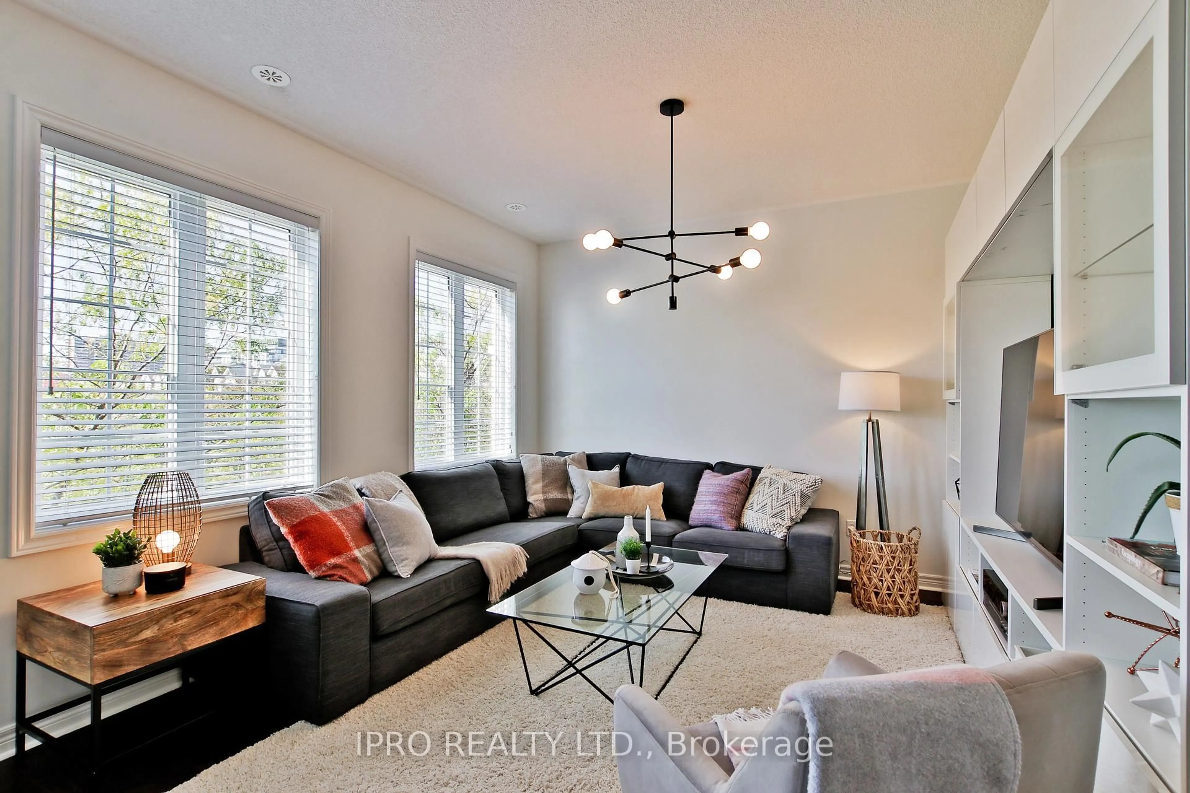 Living room with furniture, unknown for 13 Brockville St, Toronto Ontario M4E 0A7