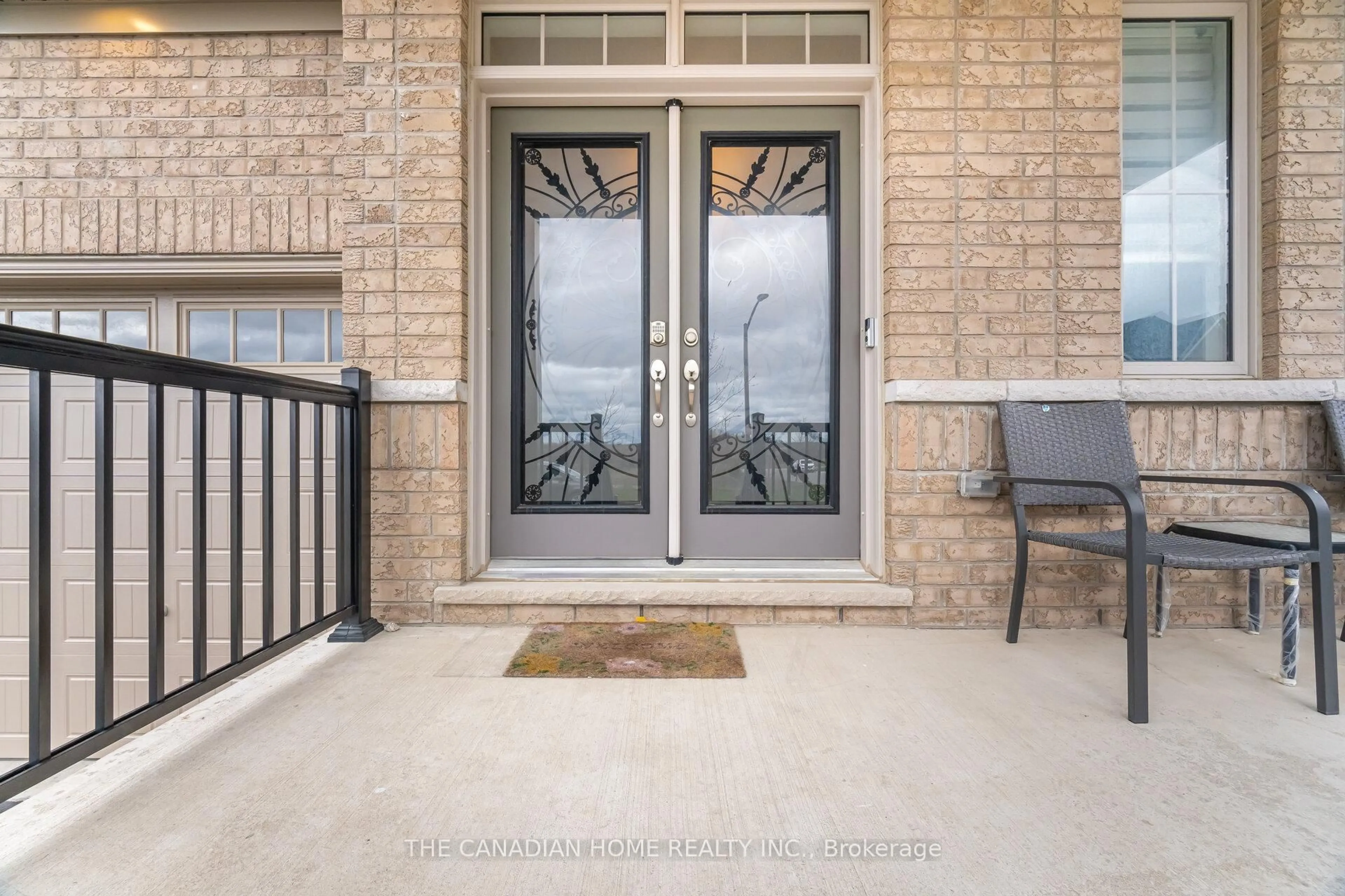 Indoor entryway for 76 Auckland Dr, Whitby Ontario L1P 0G7
