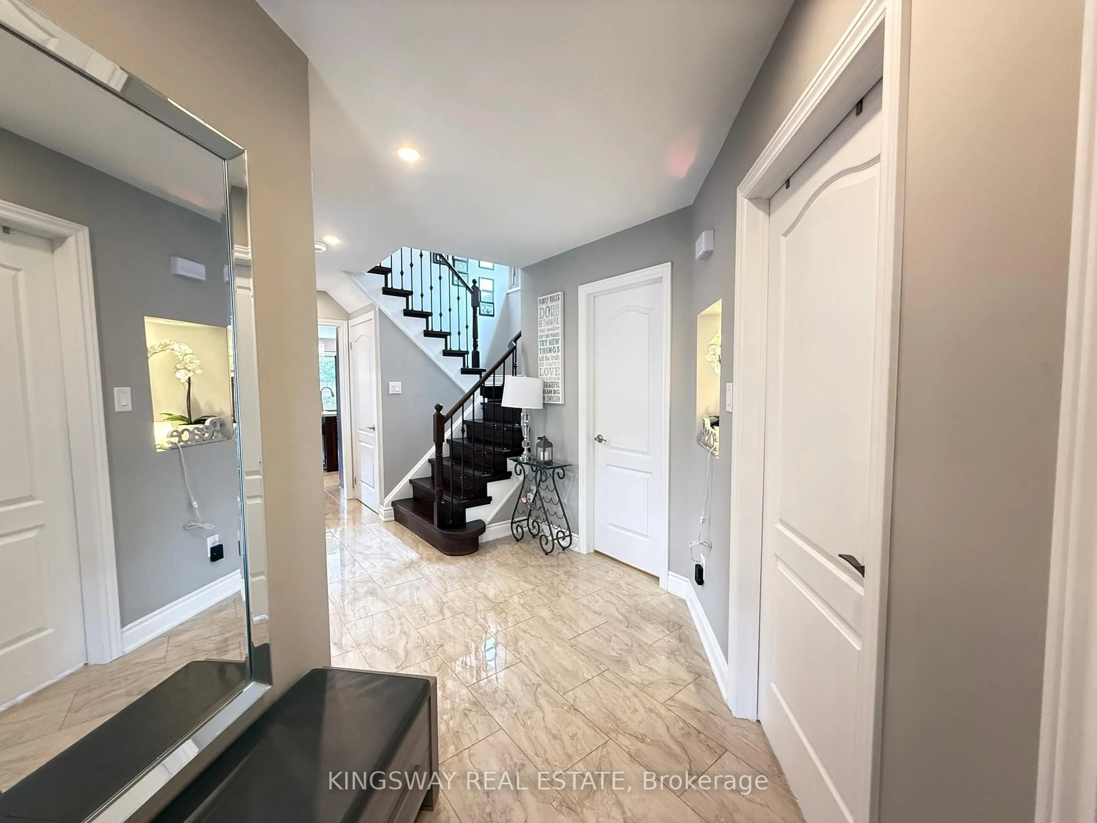 Indoor entryway for 49 Farncomb Cres, Clarington Ontario L1C 4L8