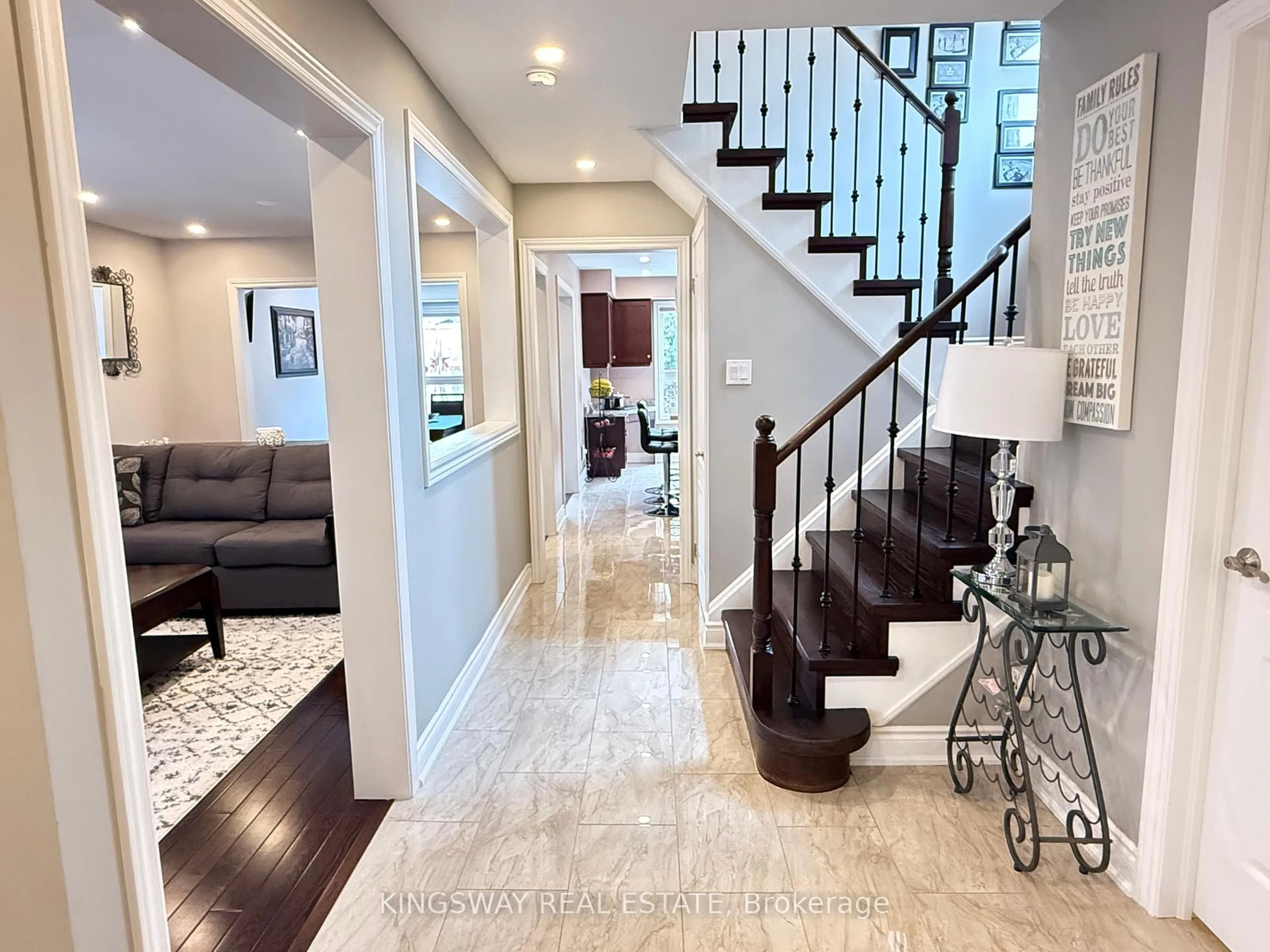 Indoor entryway for 49 Farncomb Cres, Clarington Ontario L1C 4L8