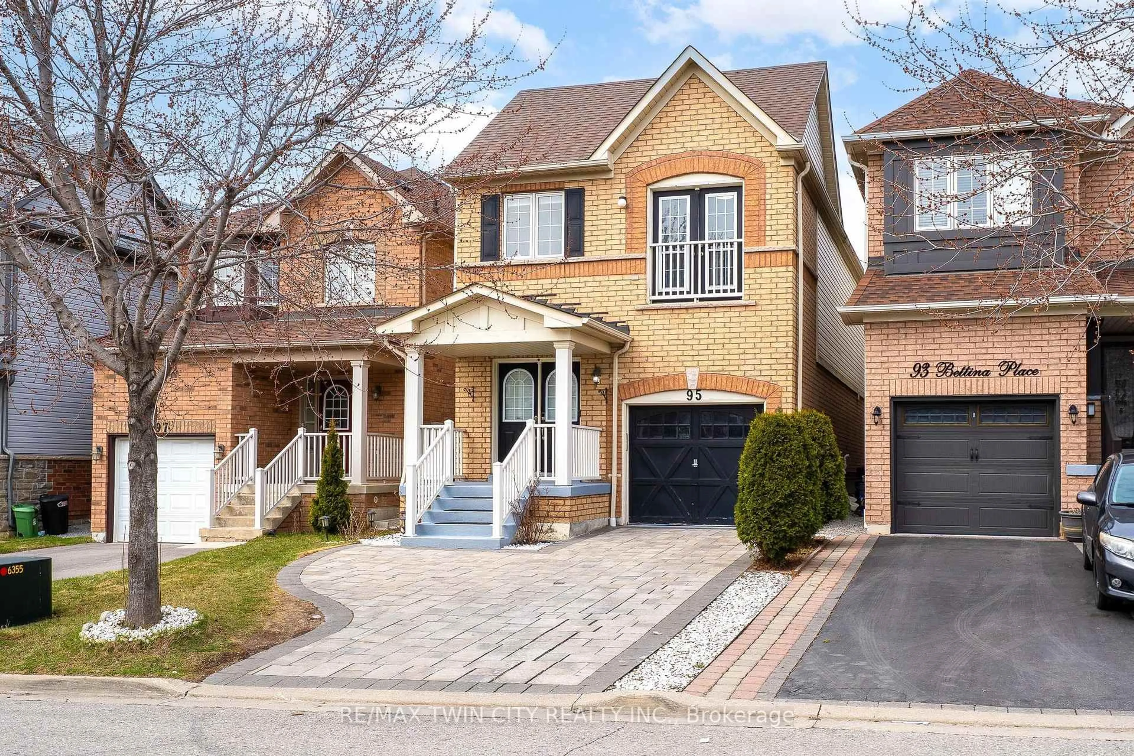 Home with brick exterior material, street for 95 Bettina Pl, Whitby Ontario L1R 0G1