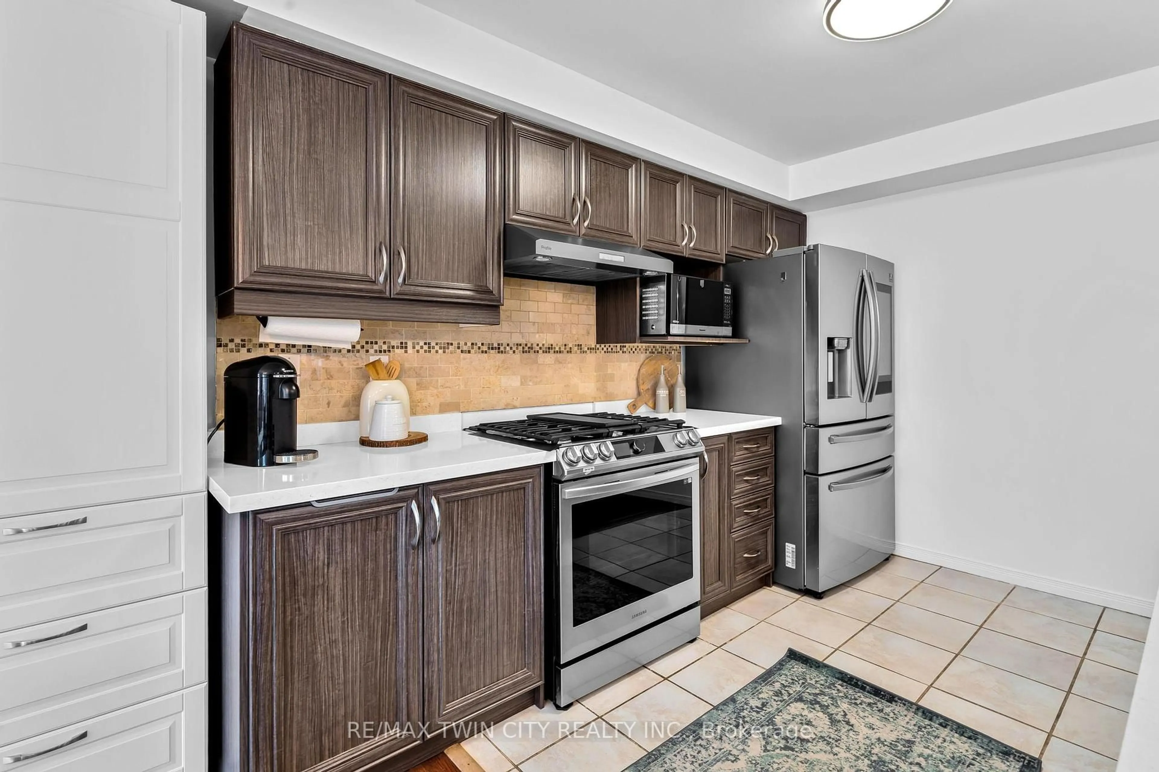 Standard kitchen, ceramic/tile floor for 95 Bettina Pl, Whitby Ontario L1R 0G1