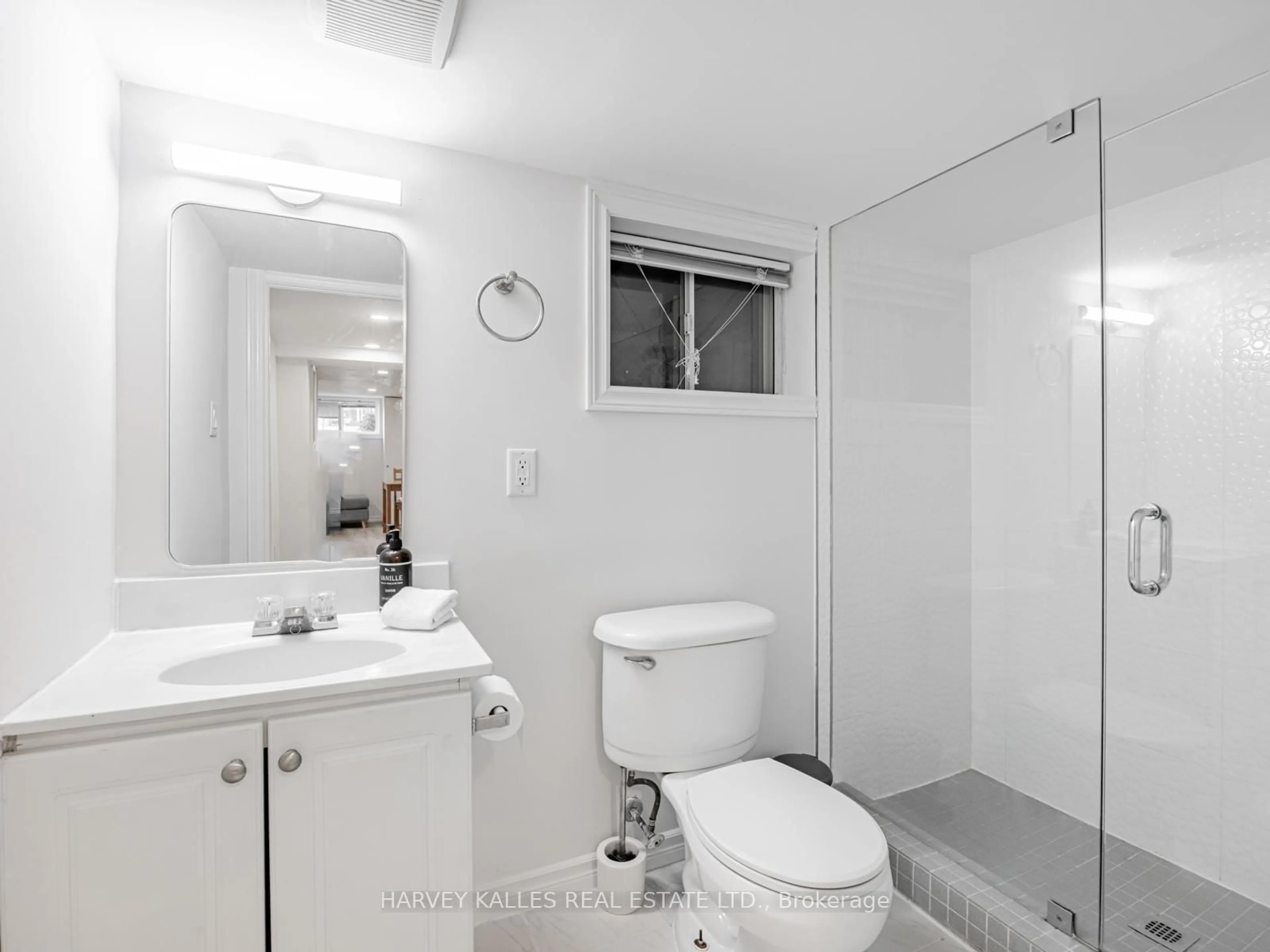 Standard bathroom, unknown for 511 Sammon Ave, Toronto Ontario M4J 2B3