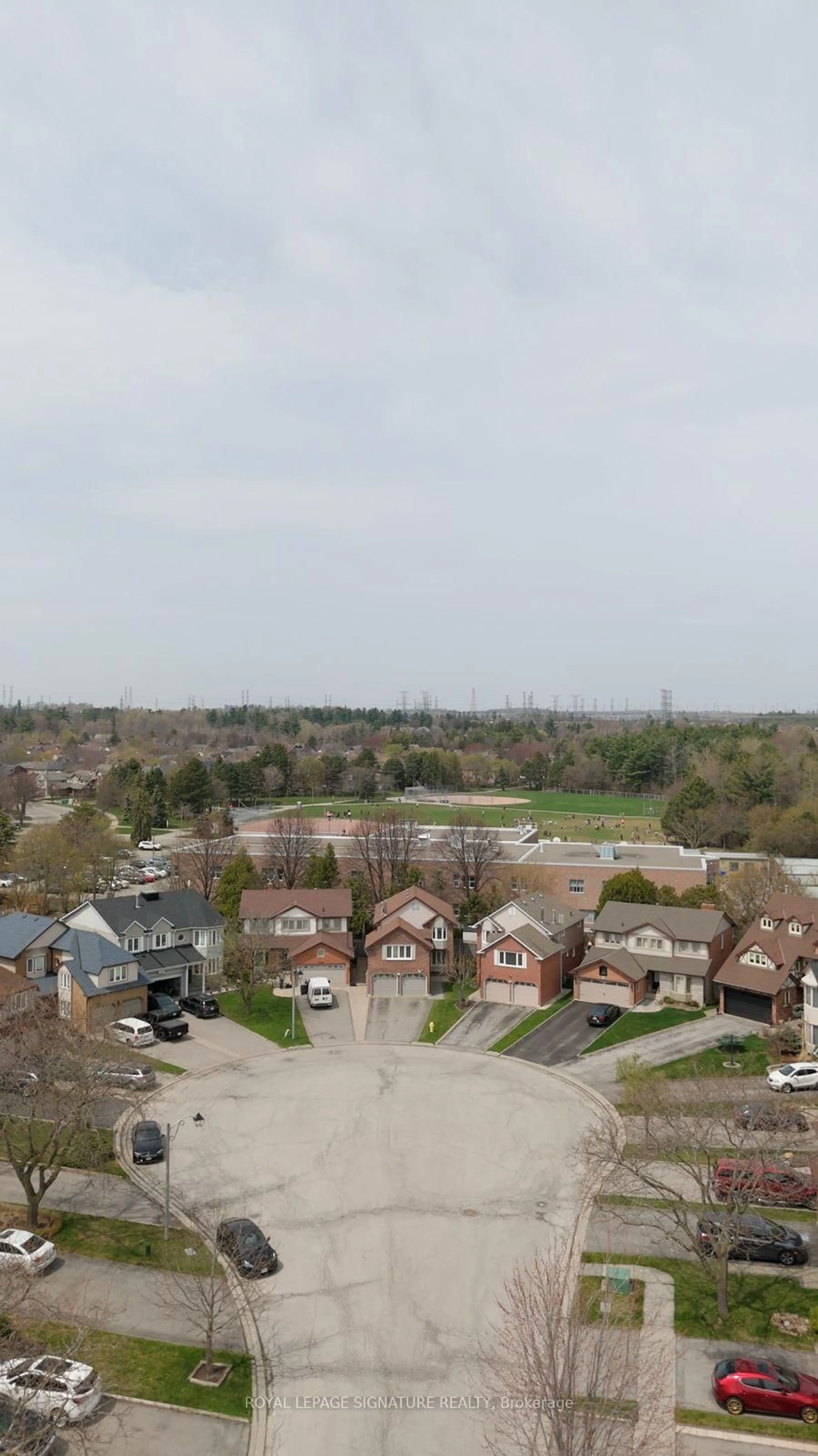 A pic from outside/outdoor area/front of a property/back of a property/a pic from drone, city buildings view from balcony for 1730 Echo Point Crt, Pickering Ontario L1V 5C8