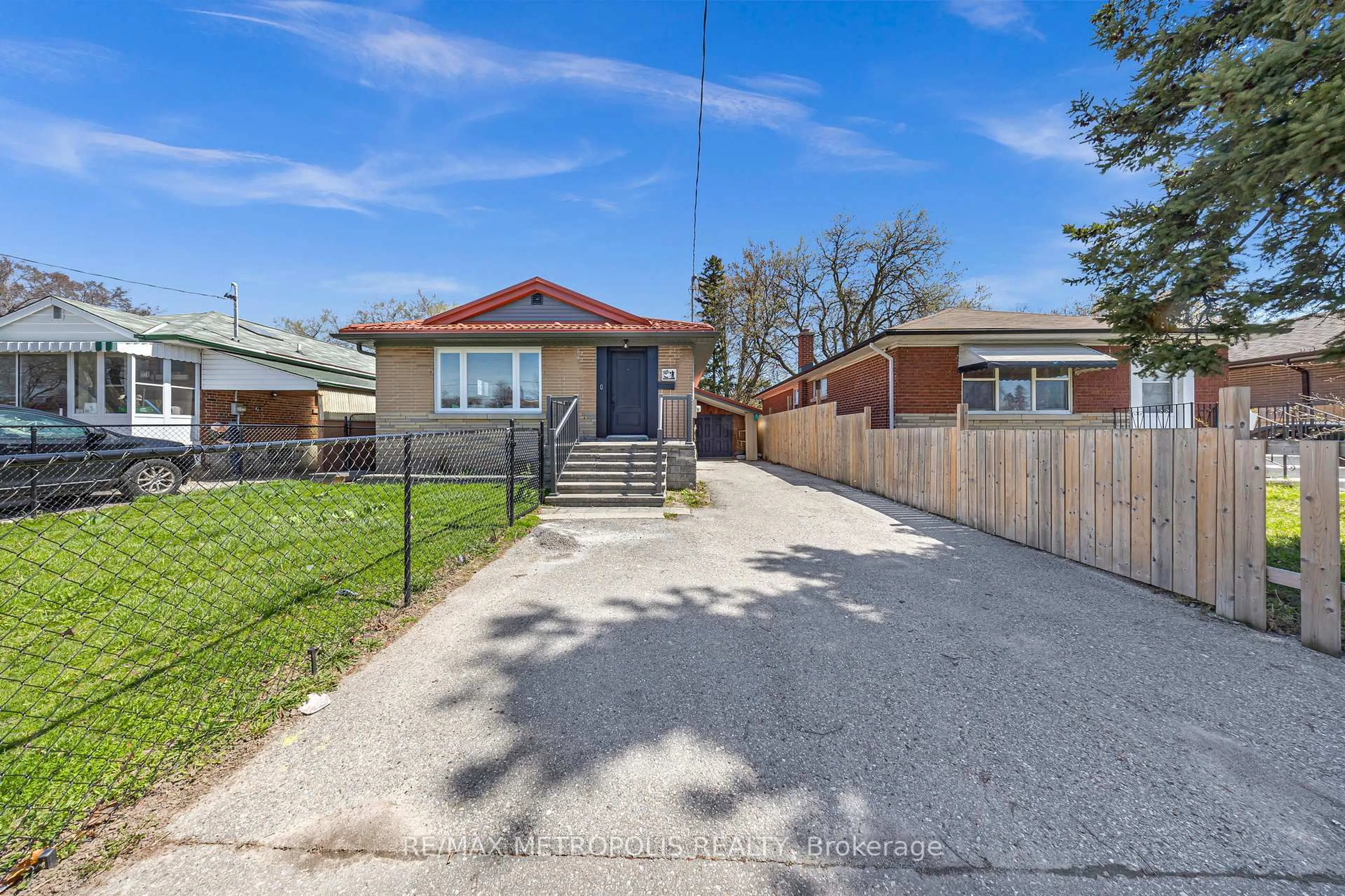 A pic from outside/outdoor area/front of a property/back of a property/a pic from drone, street for 769 Markham Rd, Toronto Ontario M1H 2Y1
