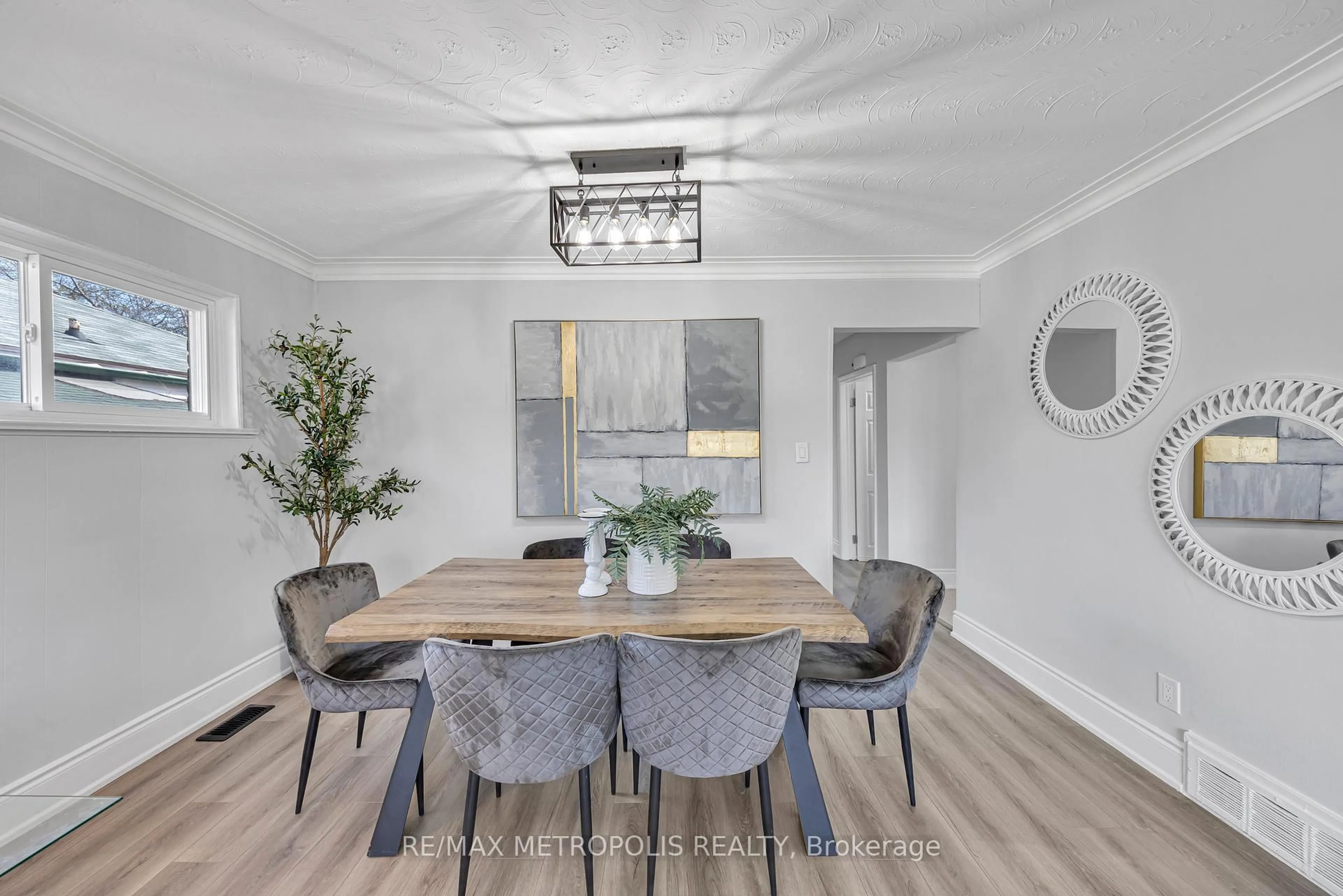 Dining room, wood/laminate floor for 769 Markham Rd, Toronto Ontario M1H 2Y1